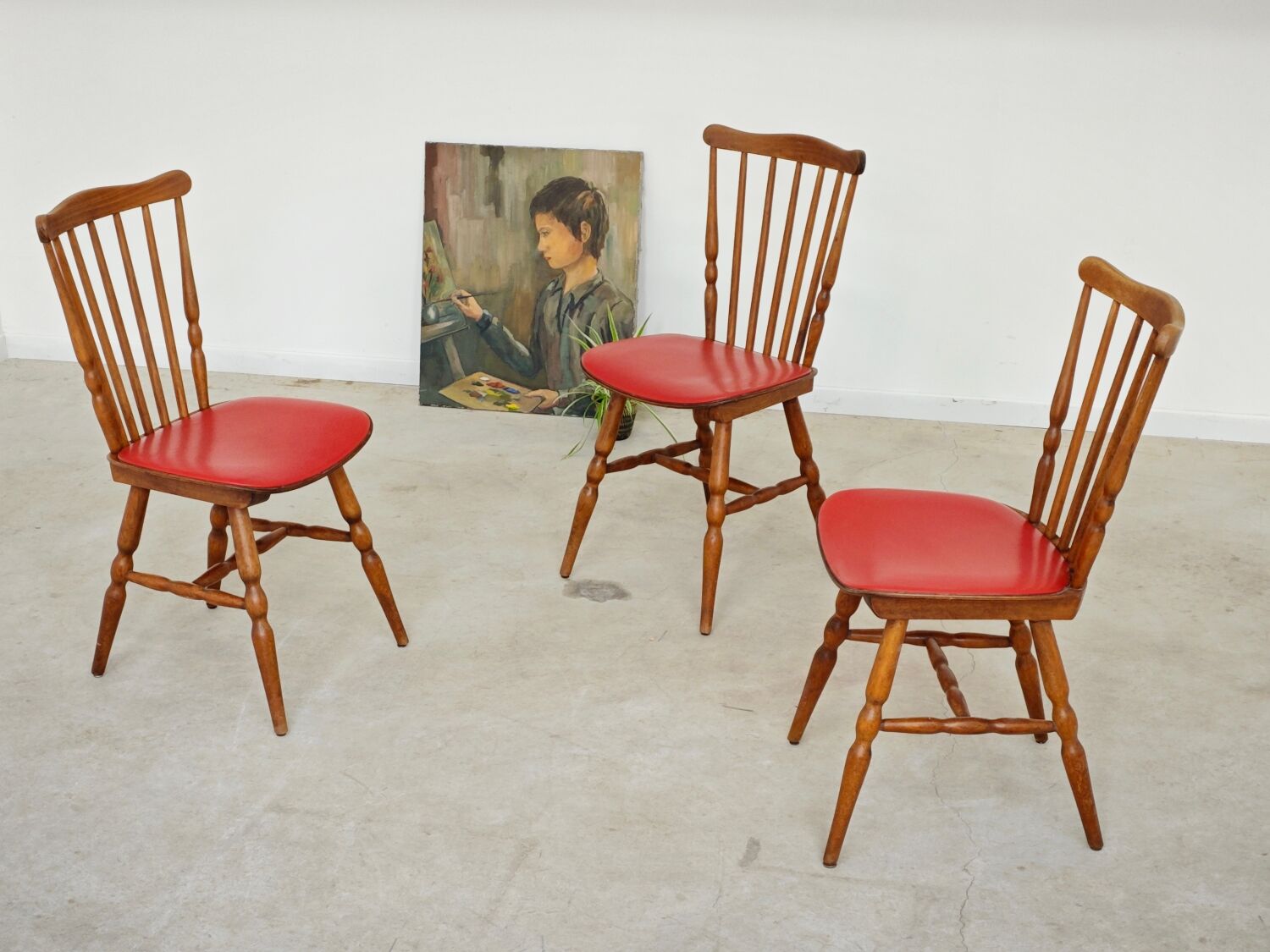 Lot de 3 chaises bois et skaï rougeTacoma par Baumann 1960