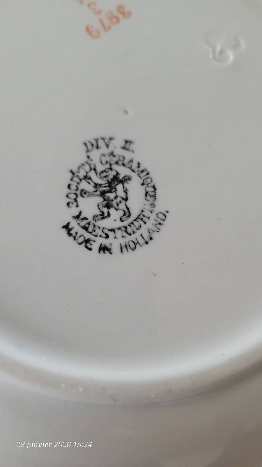 8 deep plates Sté Céramique Maestricht