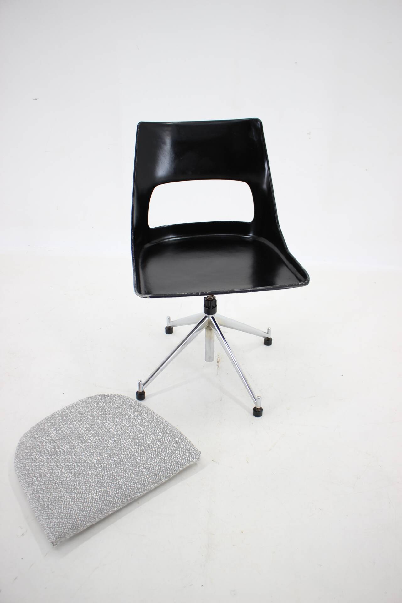 1960s Kay Korbing Swivel Chair Model KK-1A for Fibrex Denmark