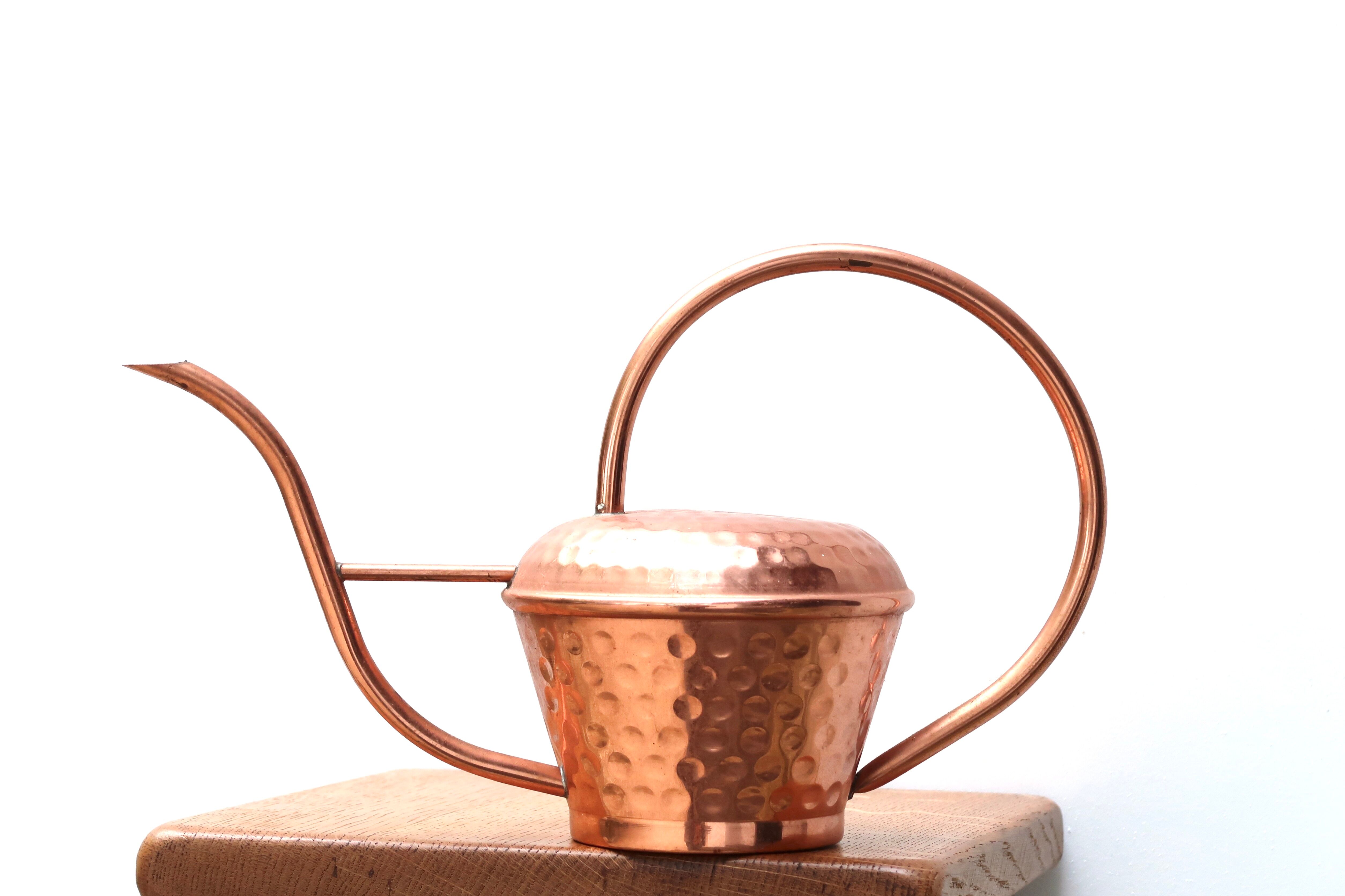 Hammered copper watering can signed Lecellier Villedieu, 60s