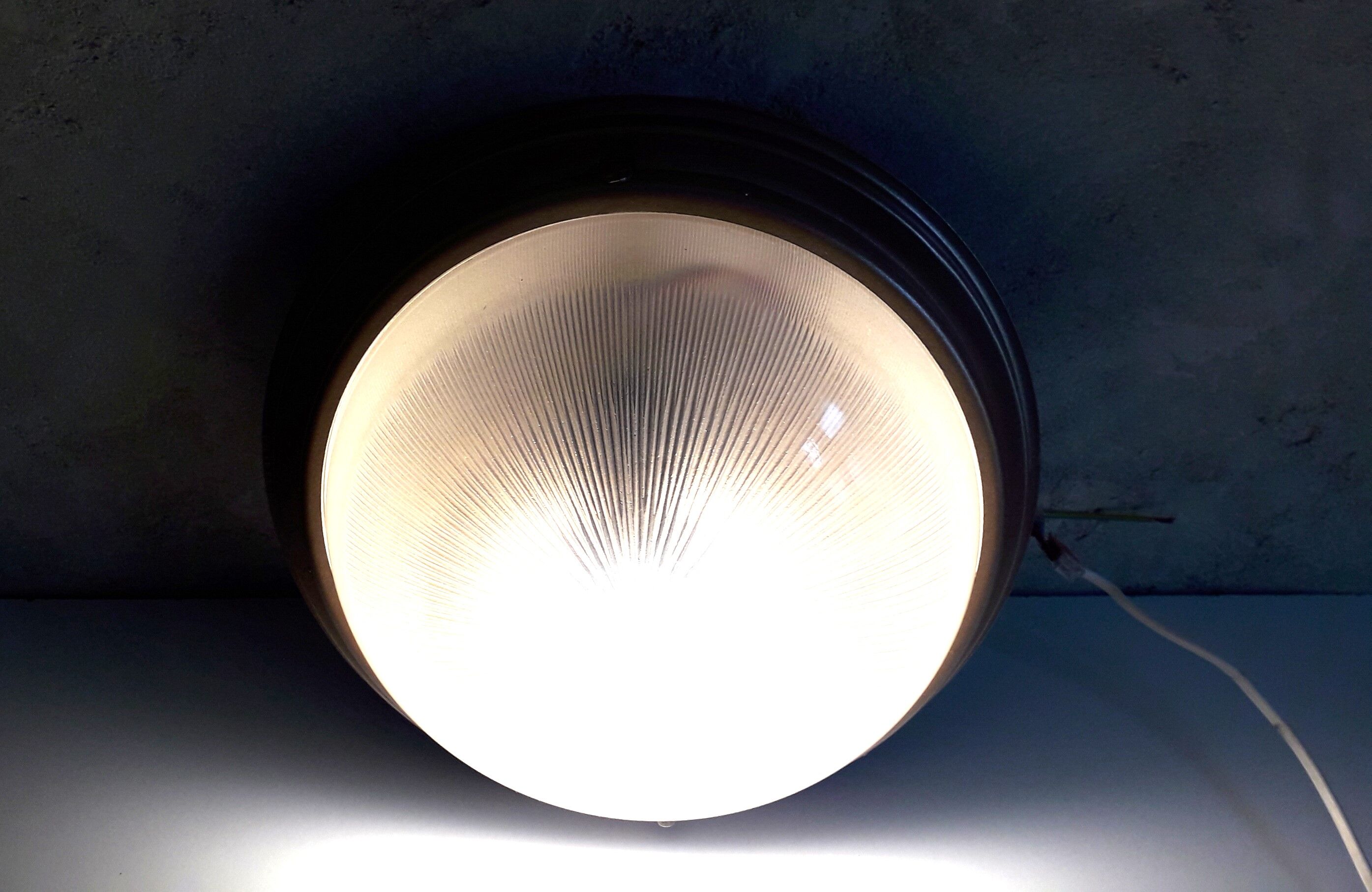 Holophane ceiling lamp