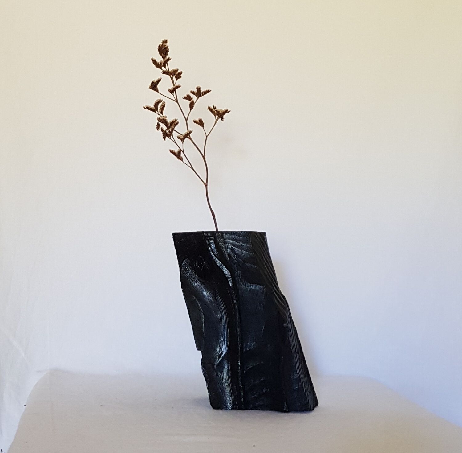 Vase en bois