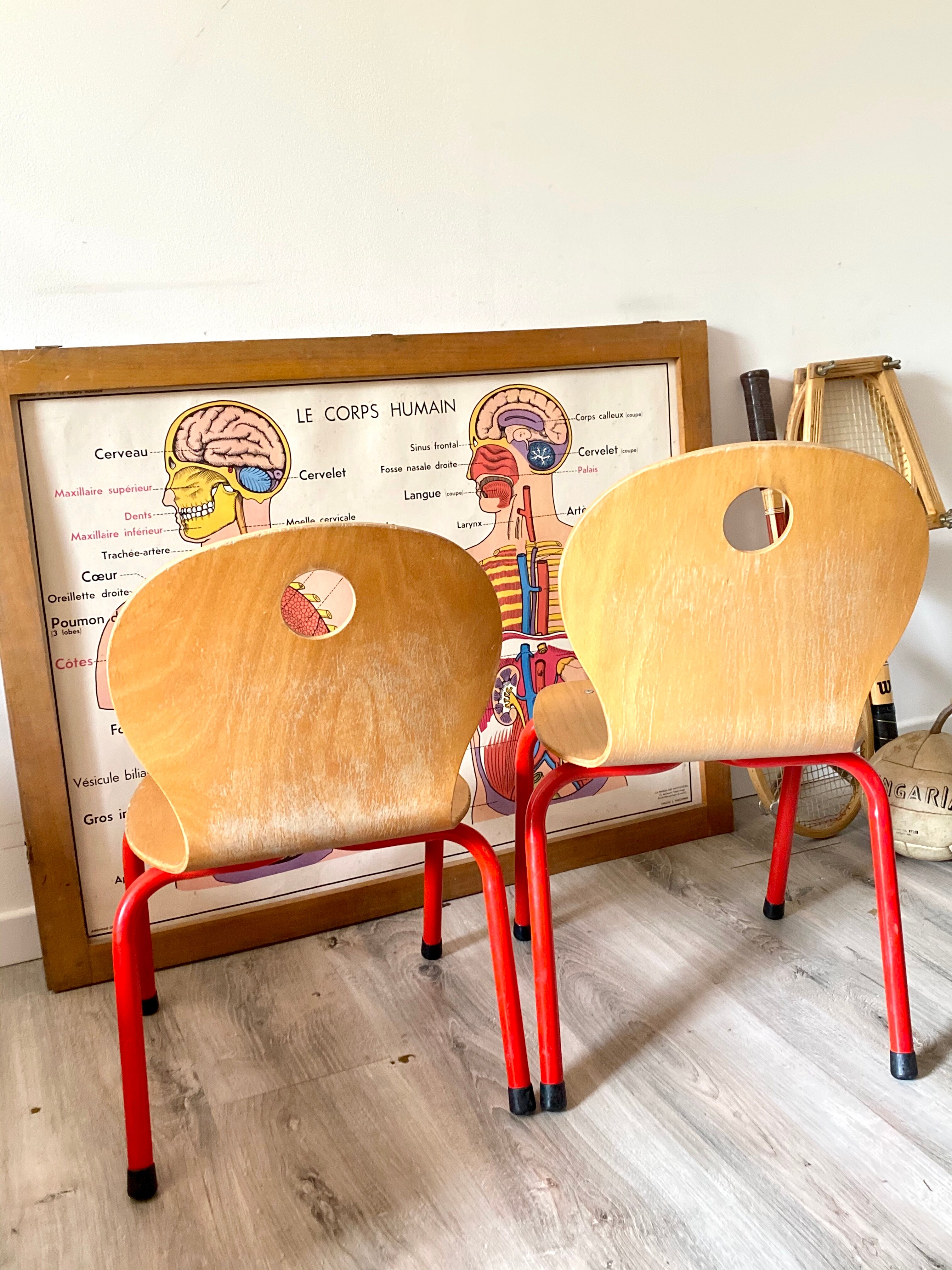 Paire de chaises enfant bois et metal rouge