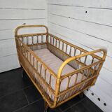 Lit D'enfant vintage en rotin