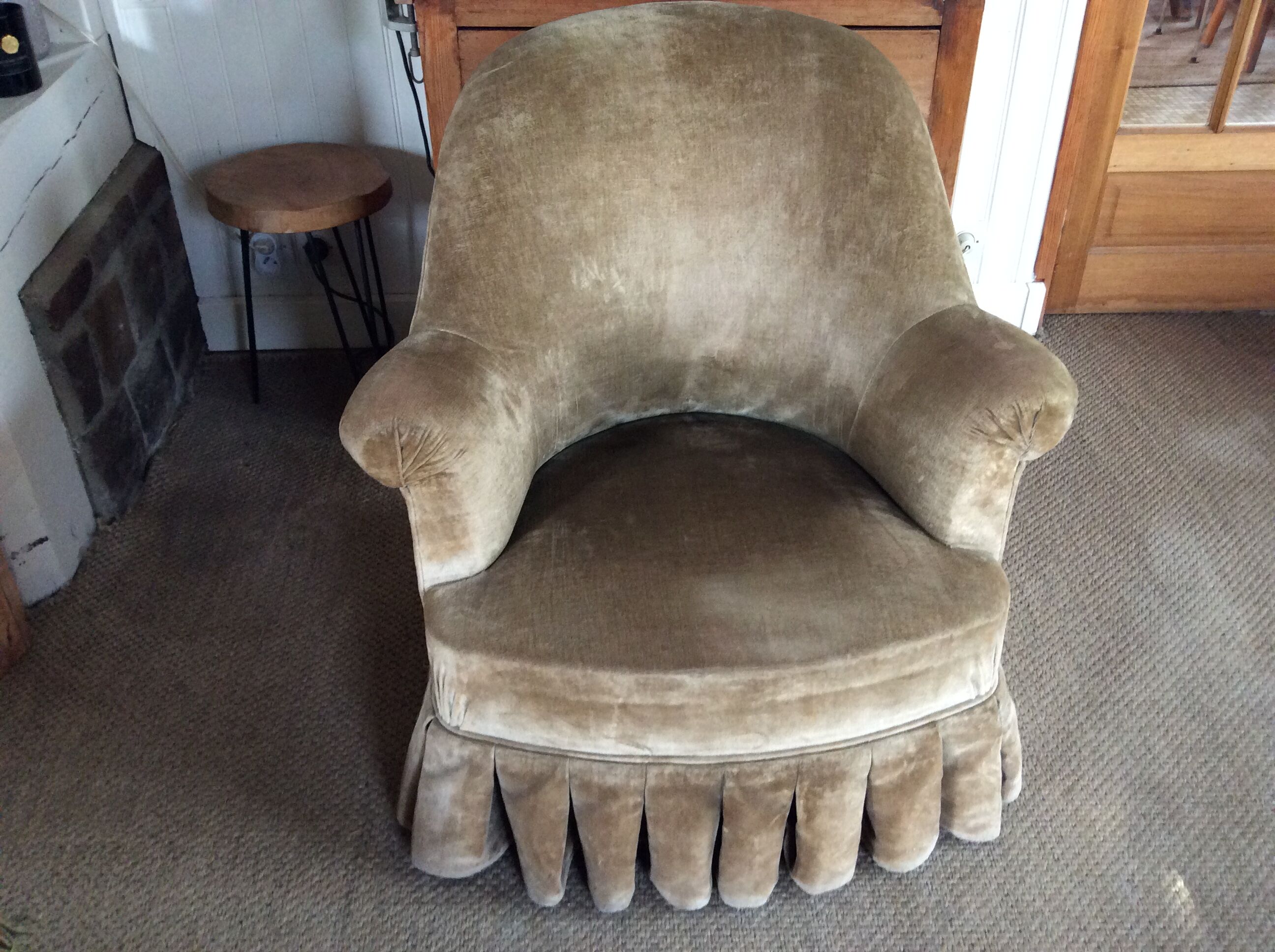 Toad armchair