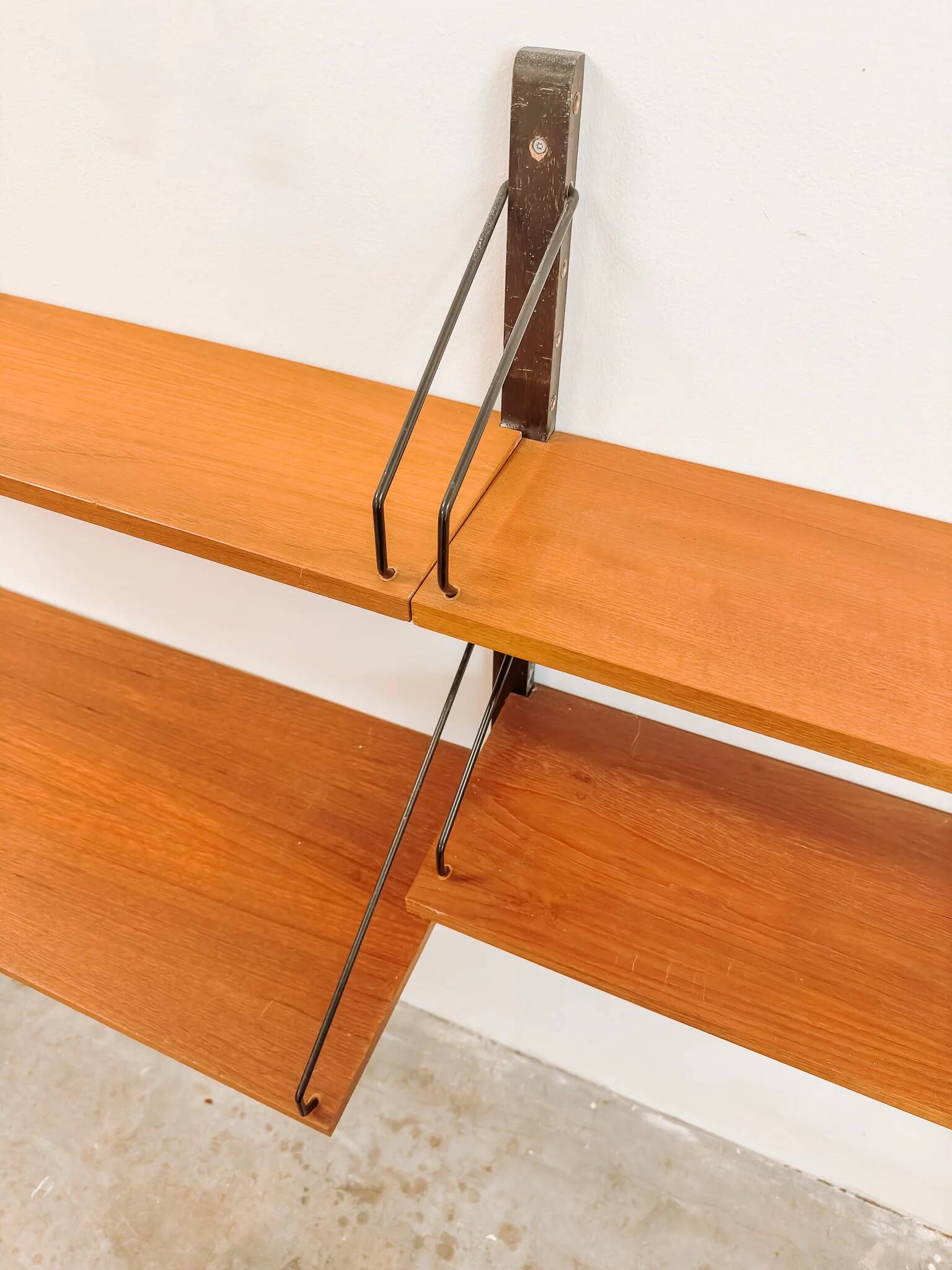 Meuble mural modulaire Royal System avec bureau de Poul Cadovius