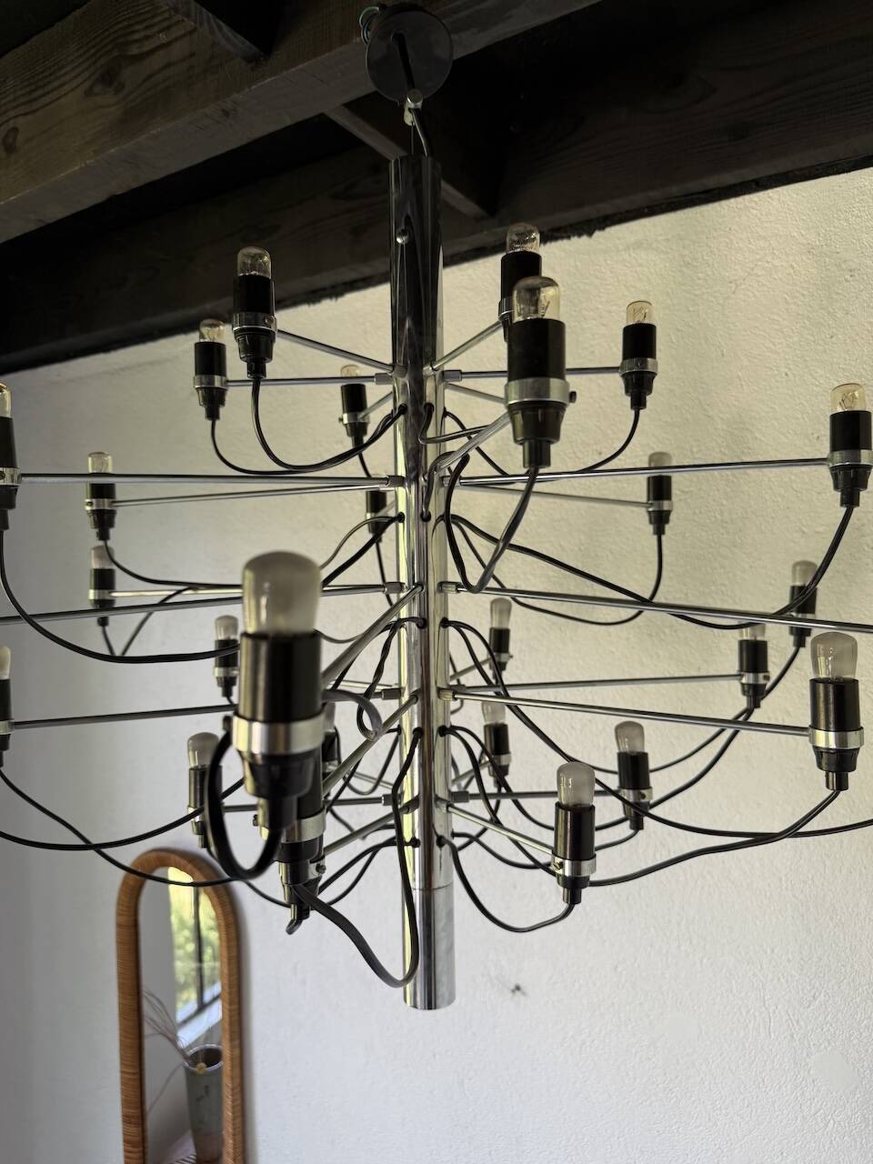 Lustre suspension Gino Sarfatti for Arteluce 30 lights model 2097 from the 1960s.