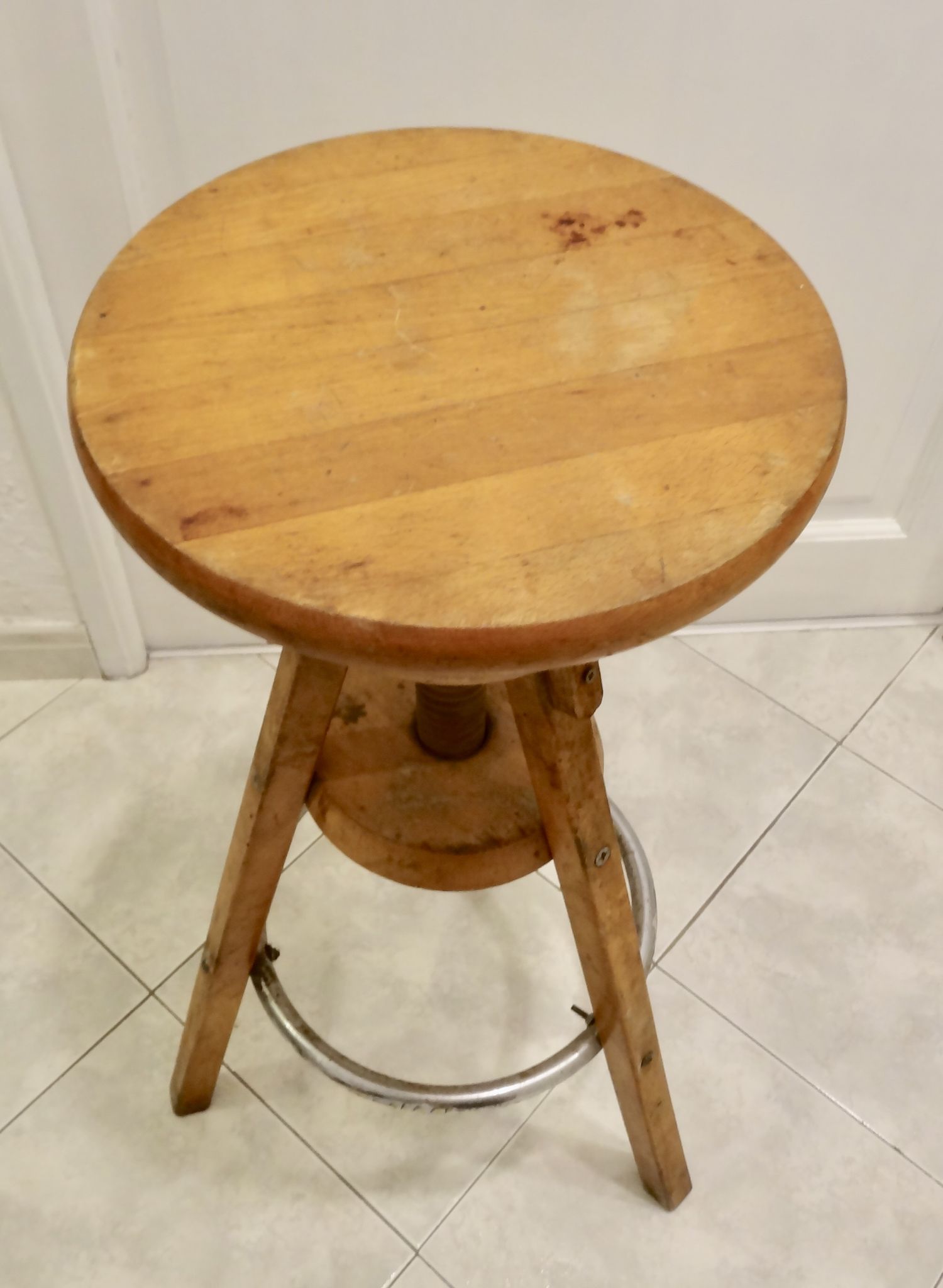 Tabouret d'atelier réglable