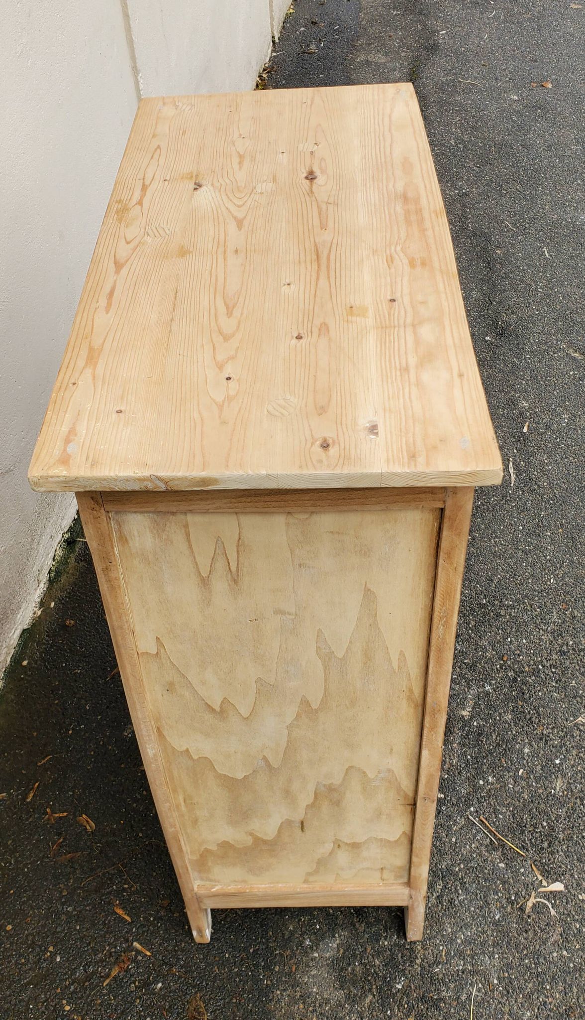Very beautiful Parisian piece of furniture from 1940, 2 doors and 2 drawers, sanded and stripped
