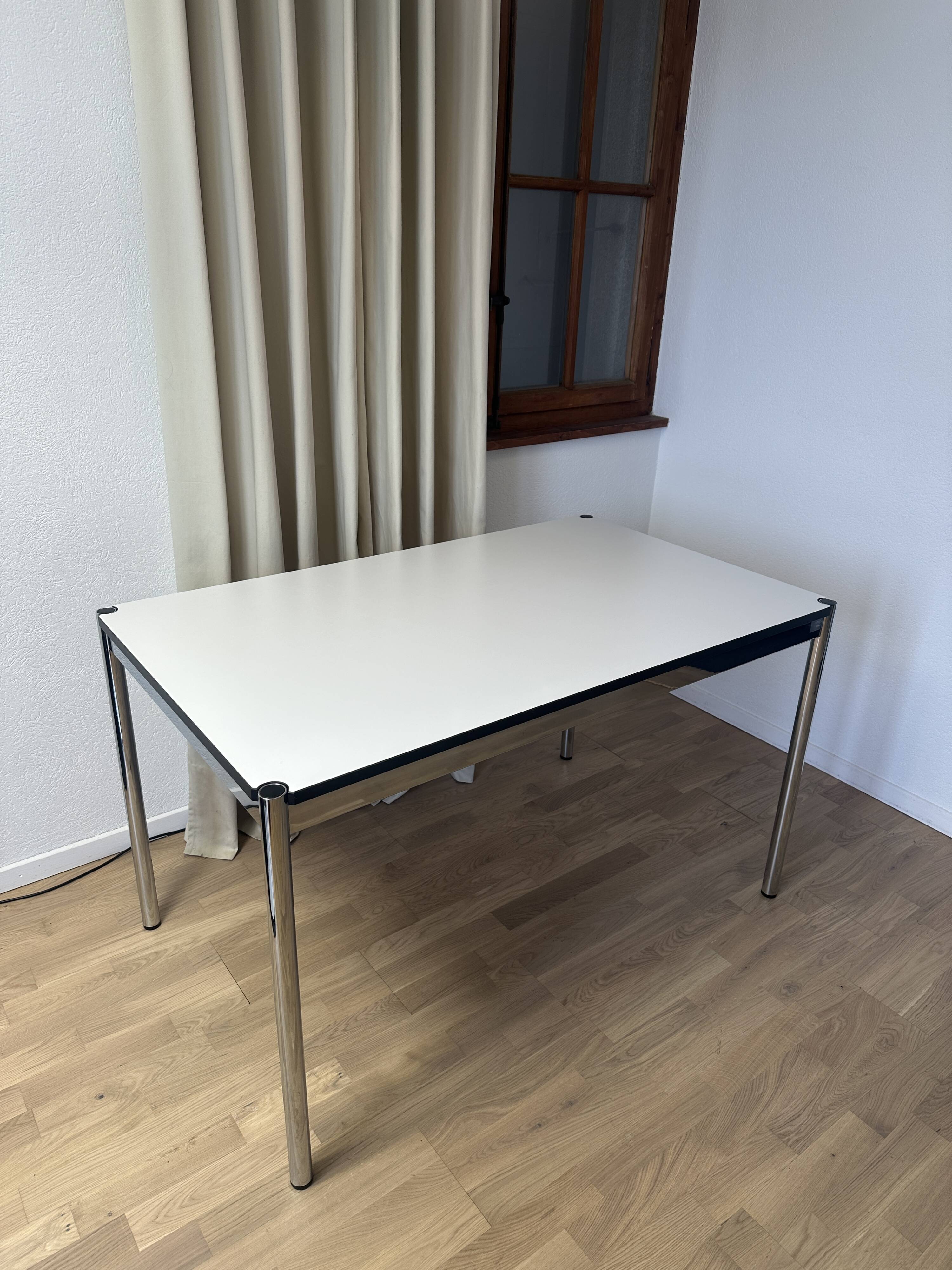 USM Haller desk in pearl grey laminate