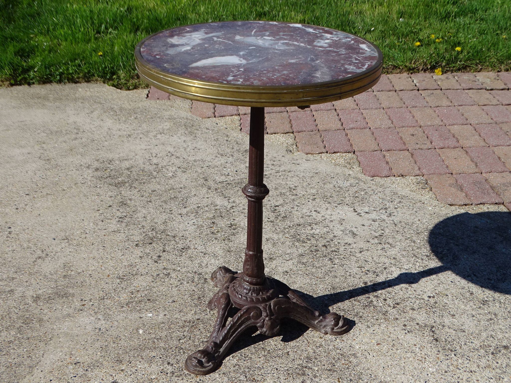 Authentic table pedestal table bistro "Parisienne" cast iron and sour marble