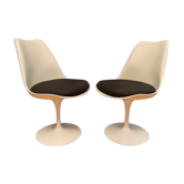 A pair of Tulip model 151 chairs, designed by Eero Saarinen, Knoll International, 1950s