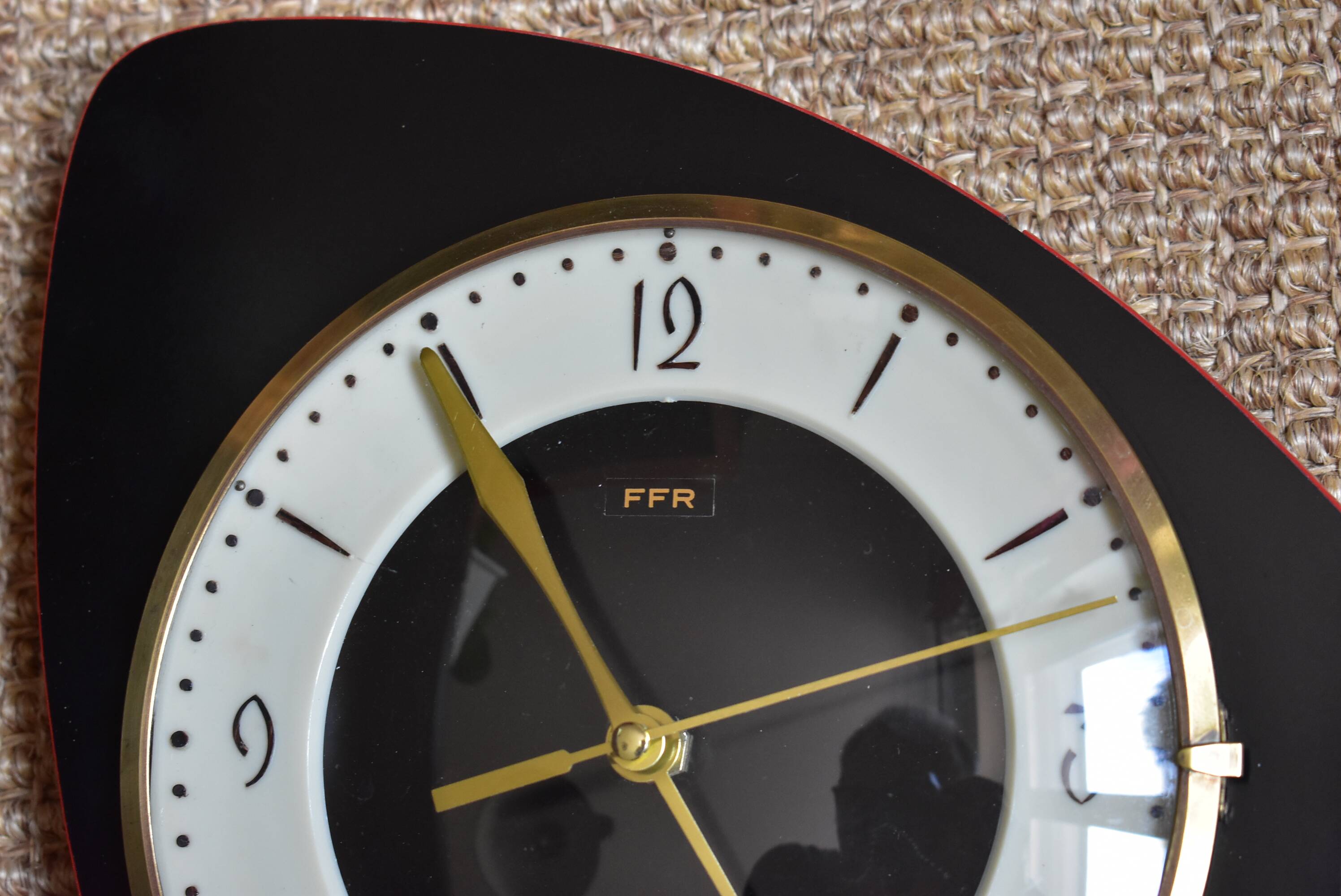 Black and vintage red FFR pendul