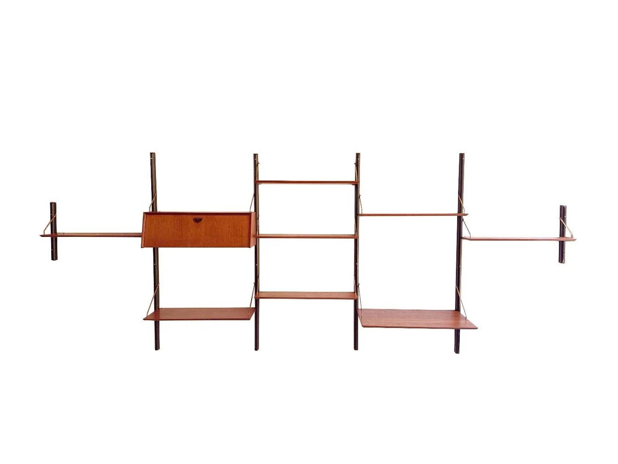 Un ensemble mural vintage de 5 pièces avec bureau par Louis van Teeffelen.