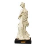 Figura femenina de porcelana. Contemporary escultura by author.