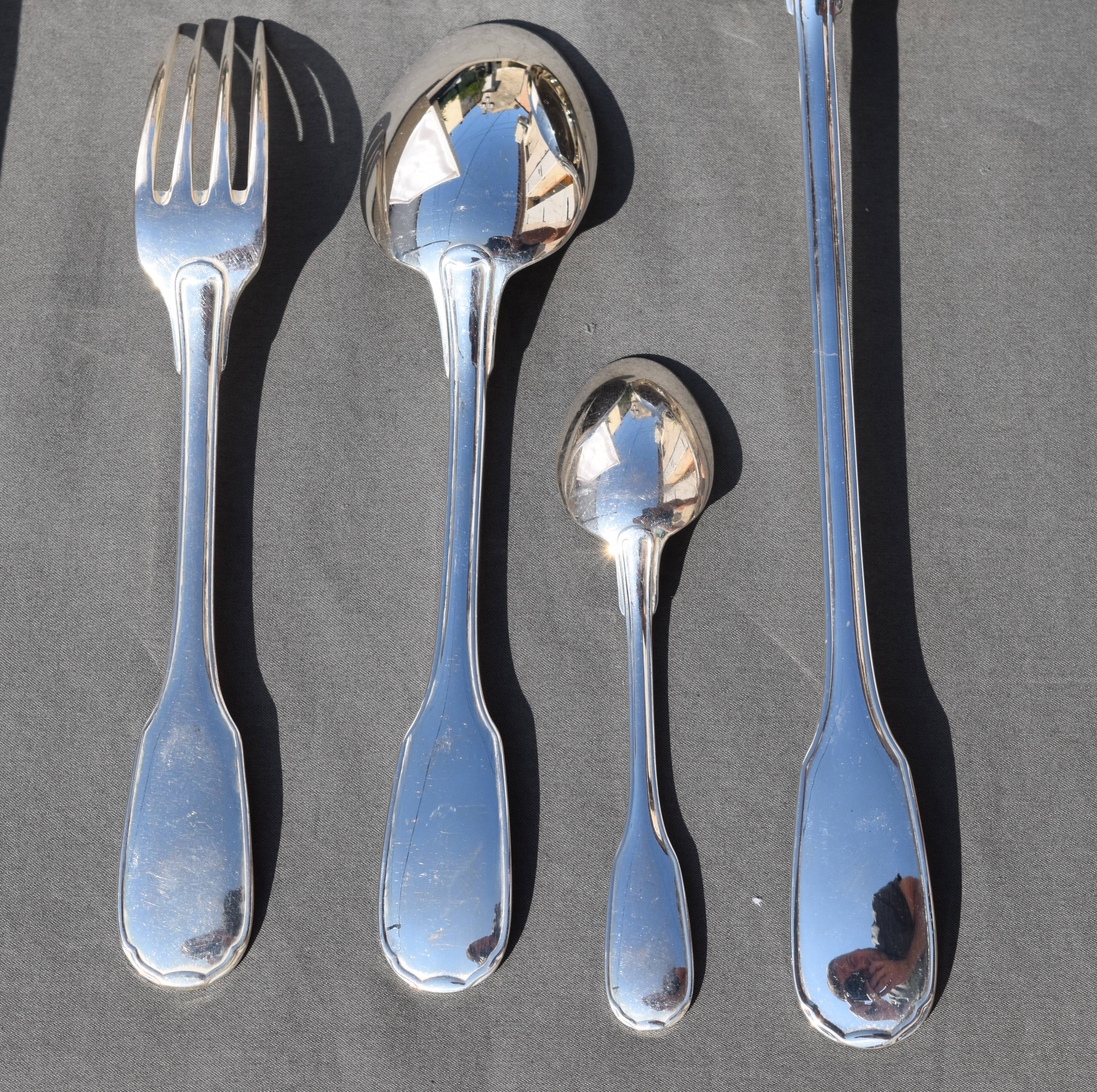 Christofle ménagère 37 pces in silver metal model versailles