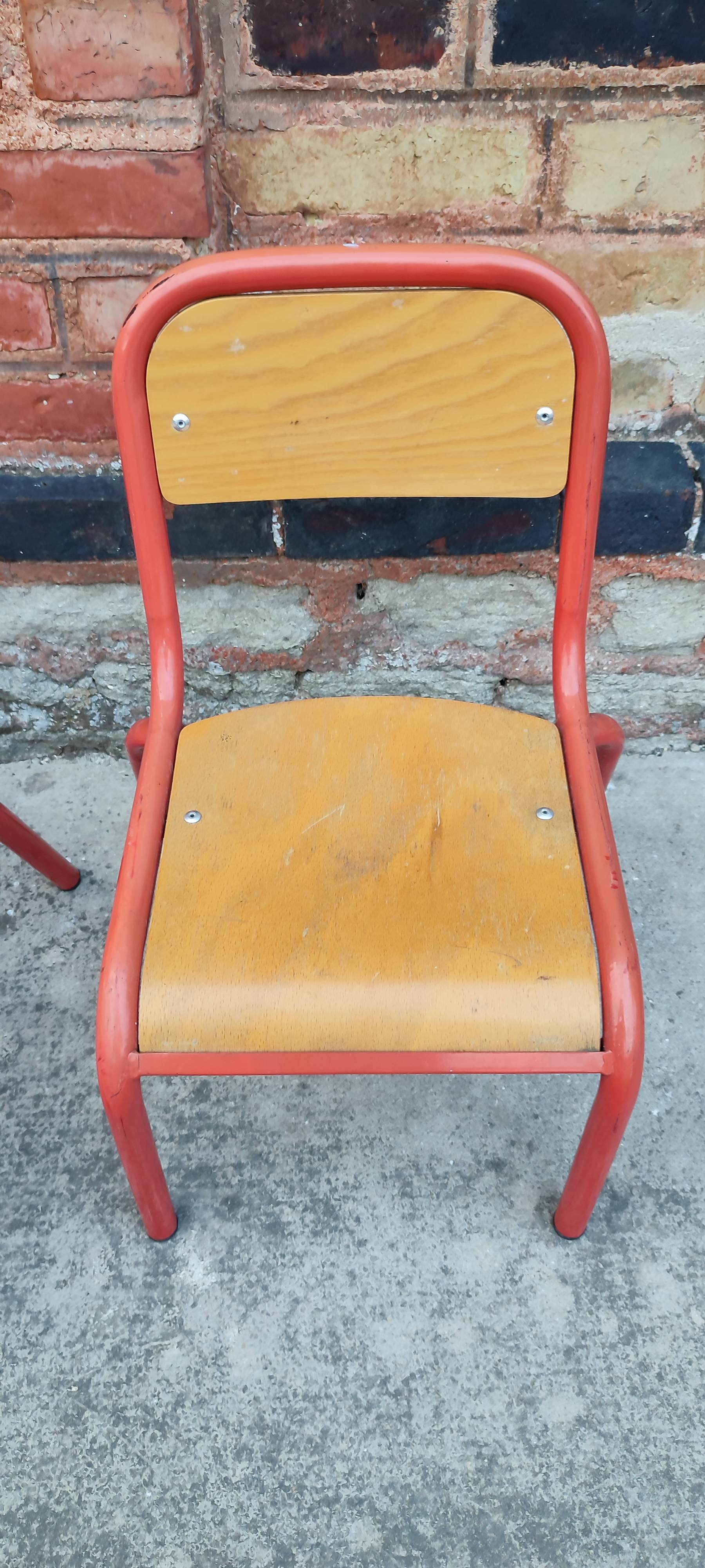 Chaises école maternelle vintage