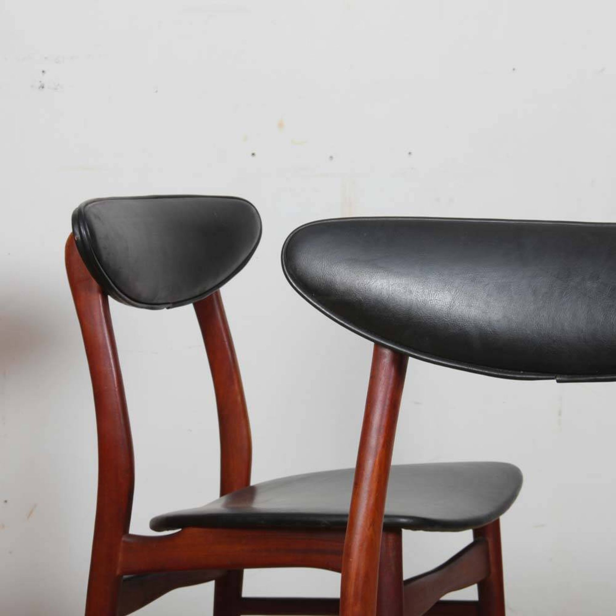 Set of 4 vintage wooden chairs in Scandinavian style, 1960.