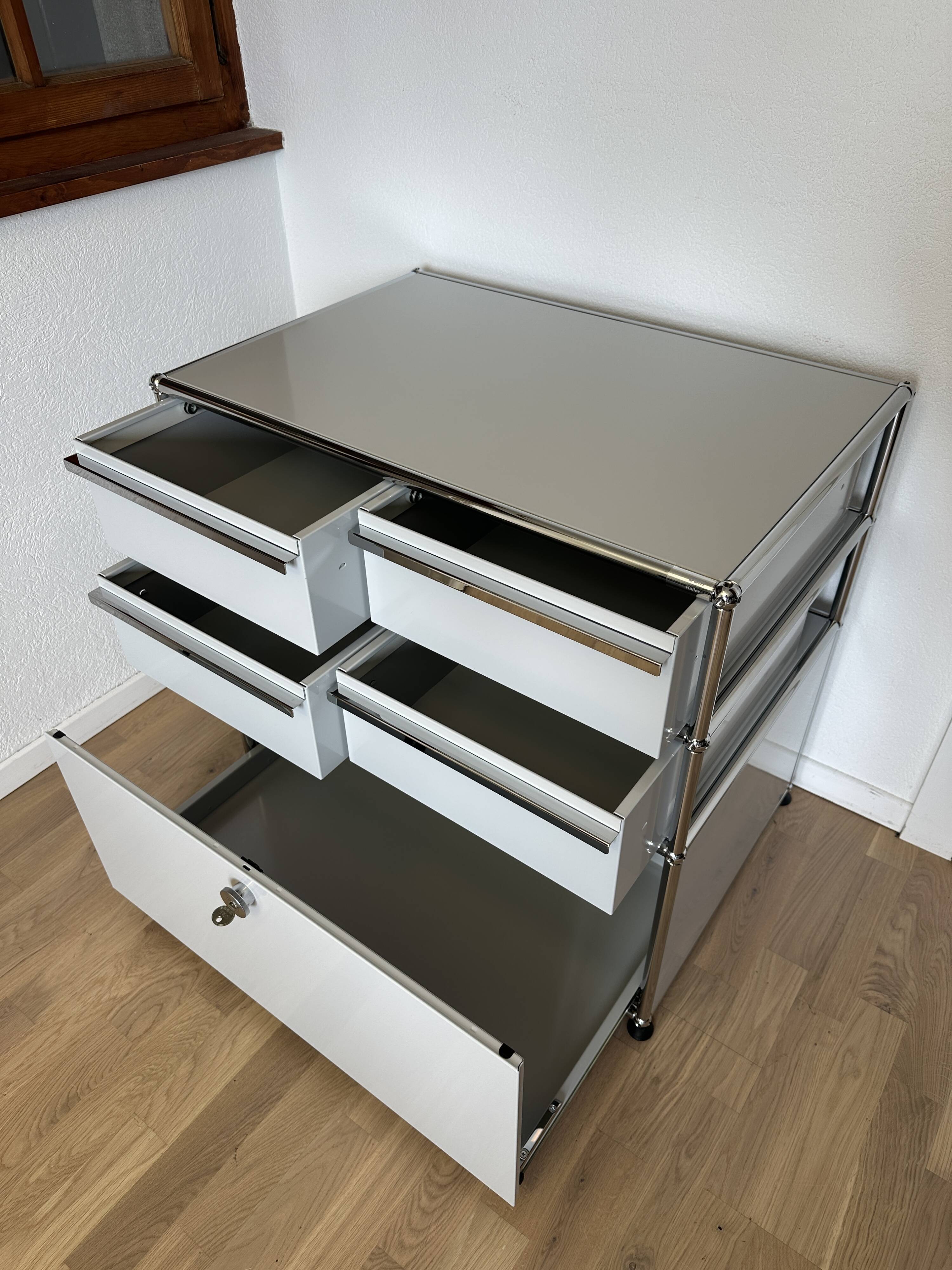 USM Haller Commode in Light Grey