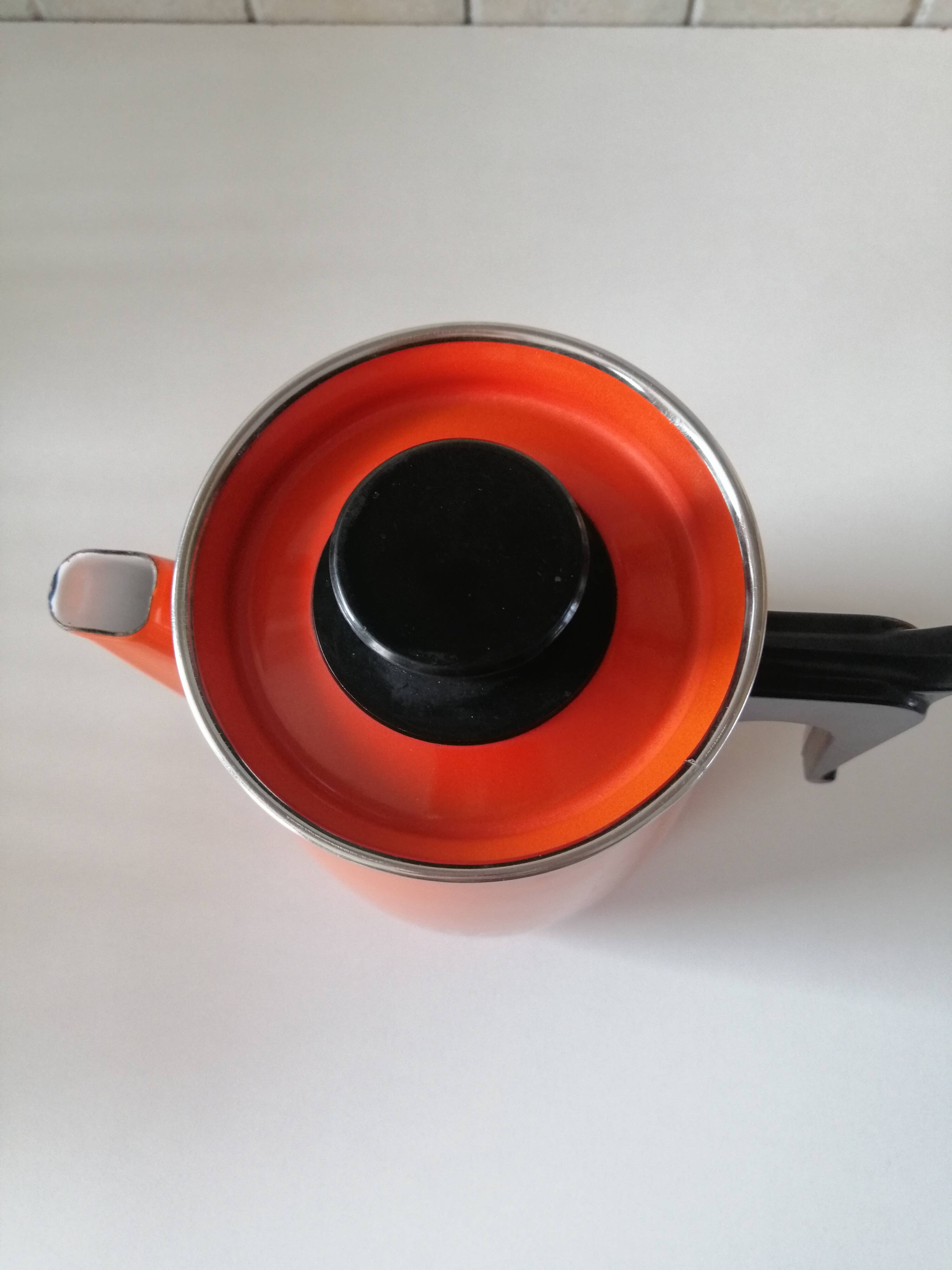Enamelled coffee maker