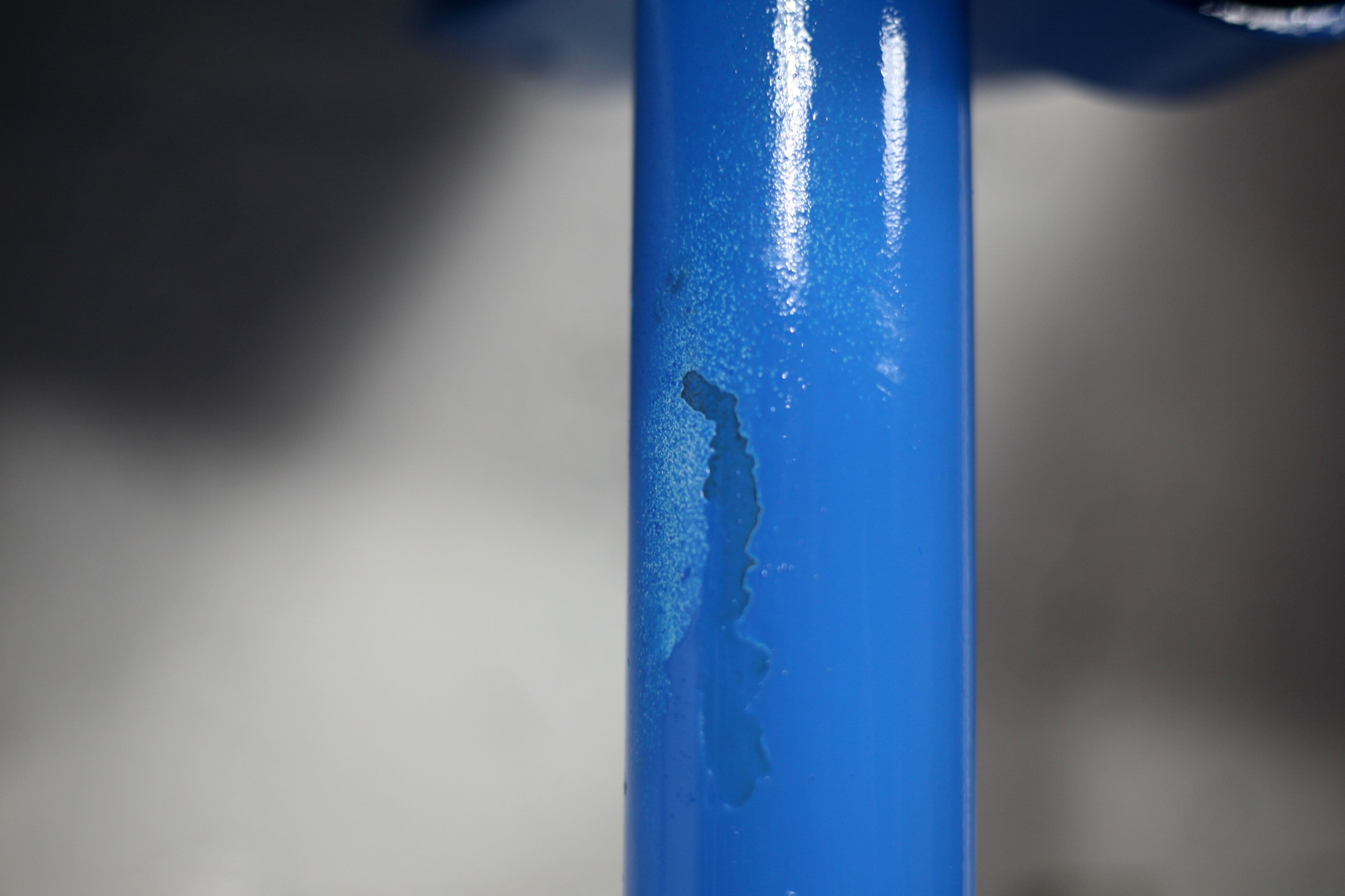 3 chairs "space Age", resin and steel, France, circa 1970.