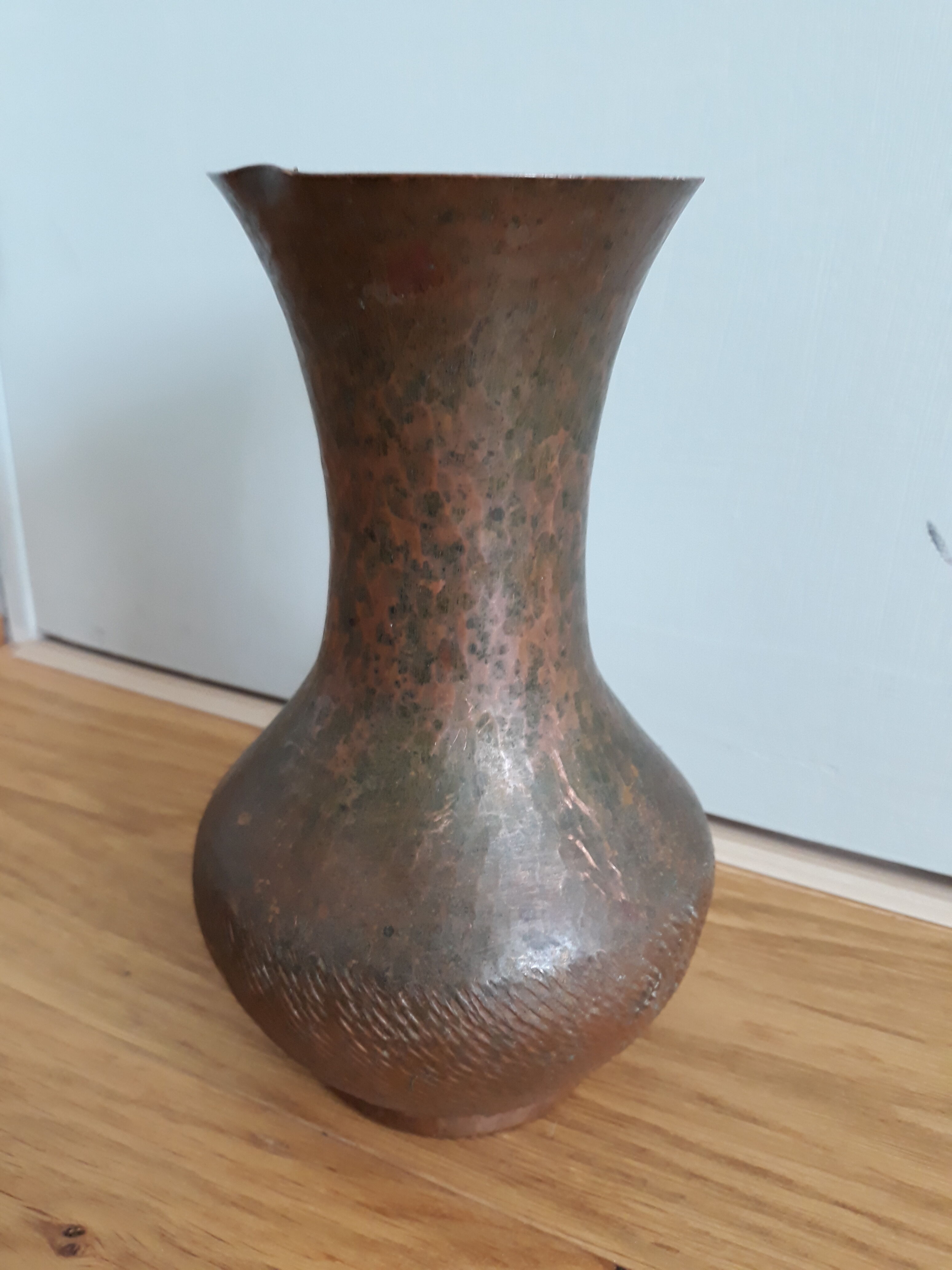 Artisanal vase from Mexico in hammered copper