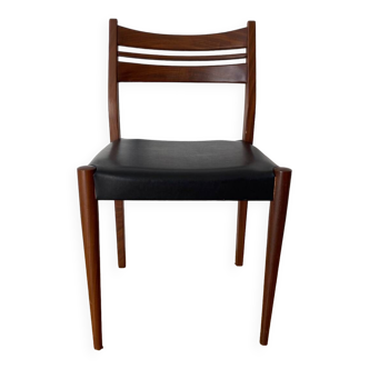 Vintage Scandinavian chair in teak and black Skai