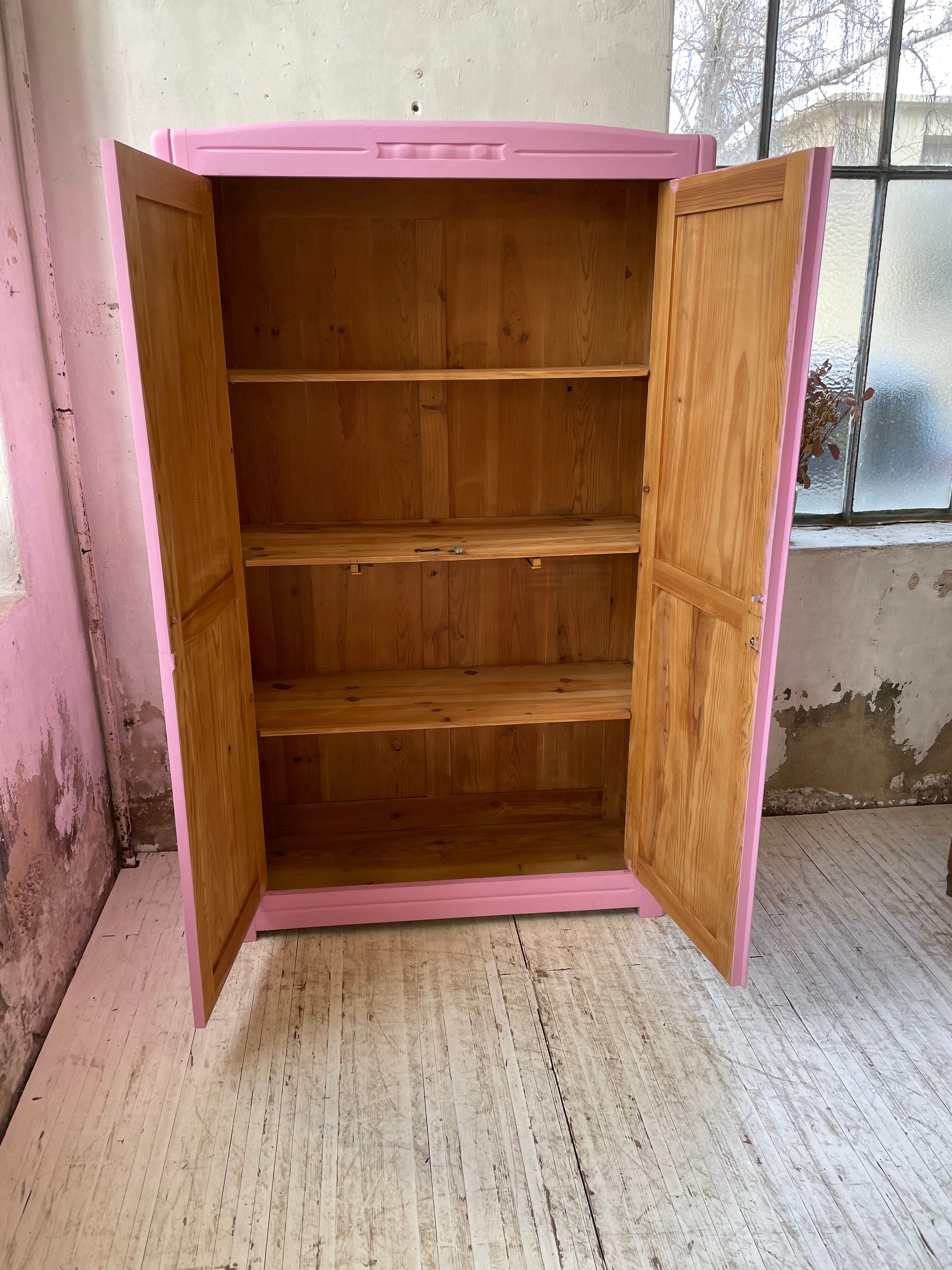 Pink knitted cabinet