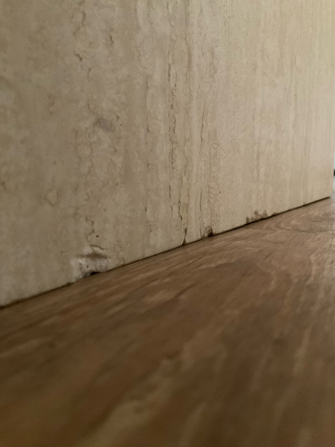 Travertine dining table 6/8 people