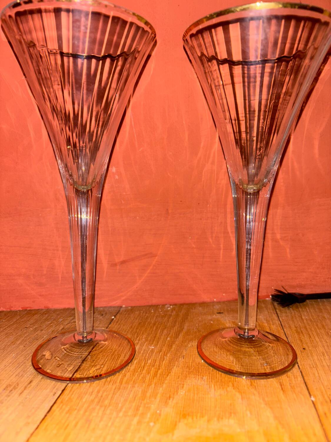 2 champagne glasses 80