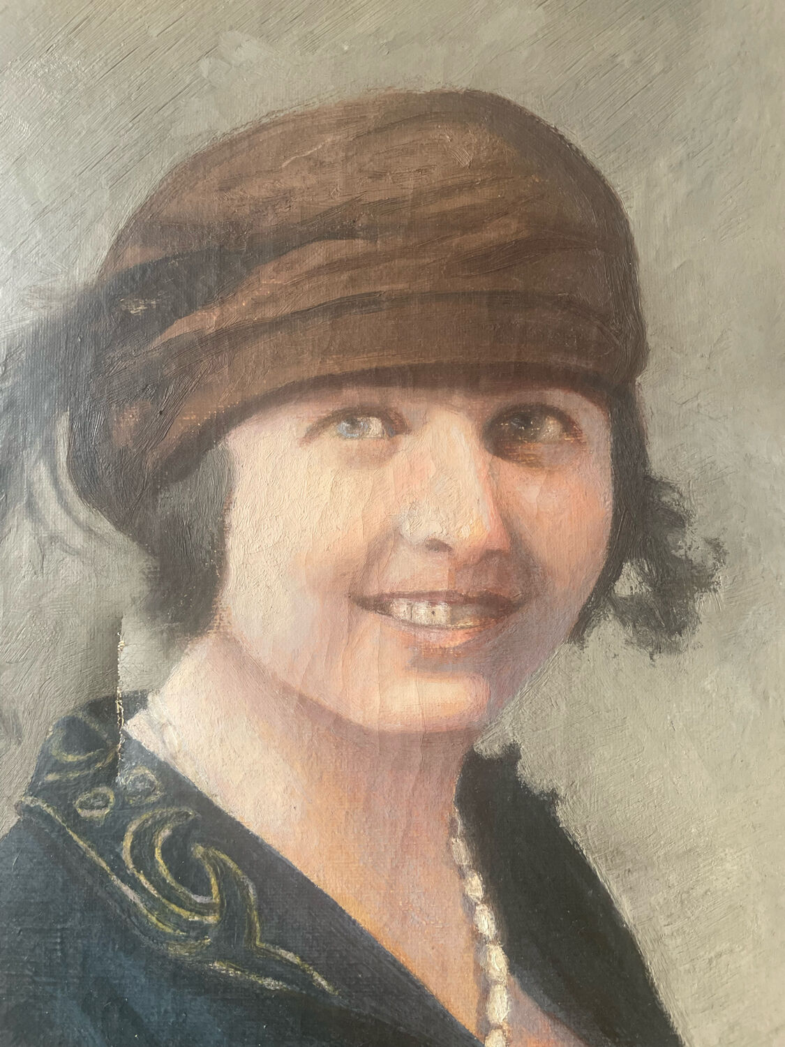 Portrait of a lady oil on canvas With Wooden gilded  frame signed 1928