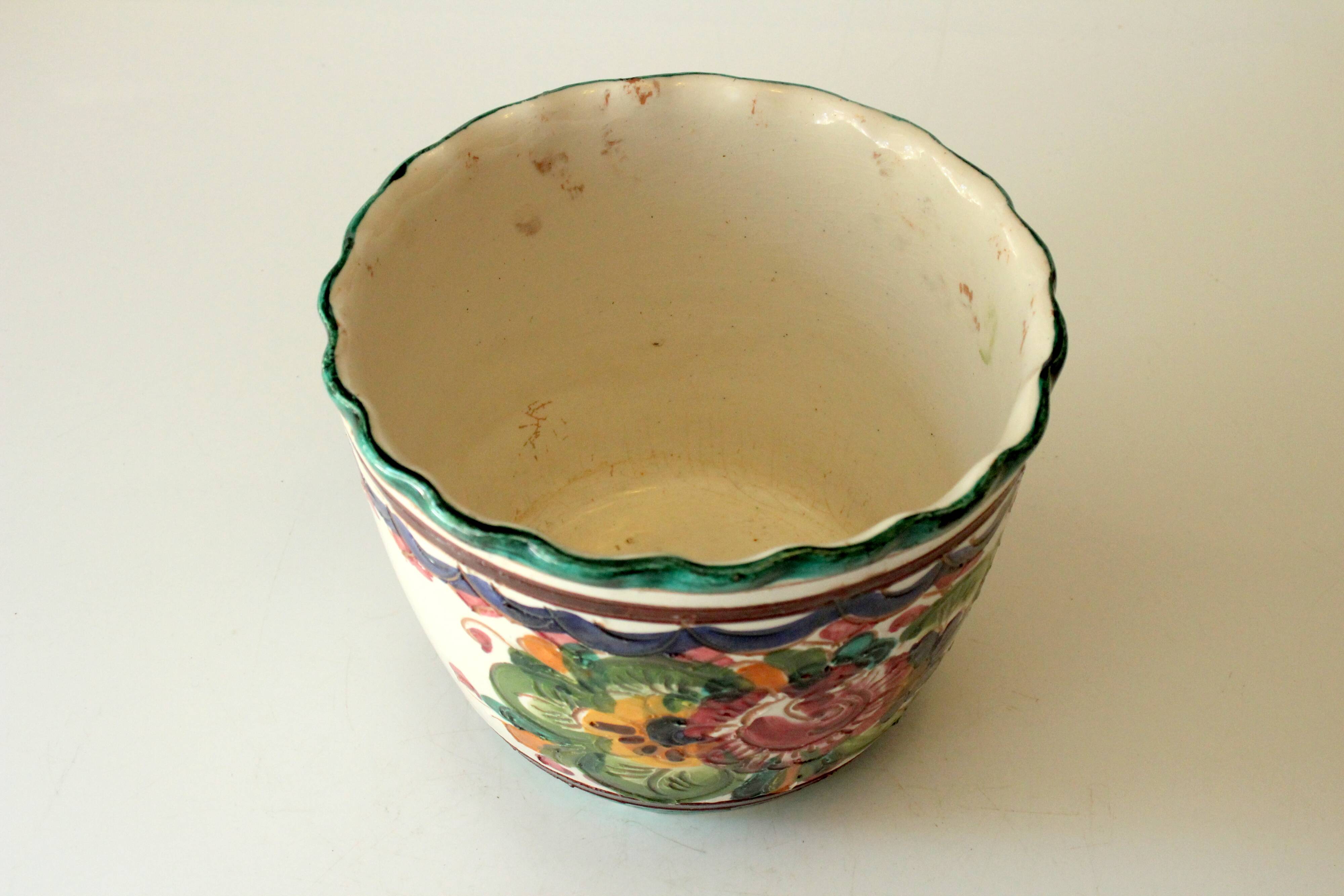 Ceramic planter with a wavy edge - vintage