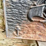 Plaque ancienne en fonte à décor maritime, XXème siècle
