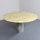 Veined marble round table with central base, Italian design from the 1970s.