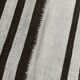 Tapis Kilim moderne rayé blanc et marron foncé