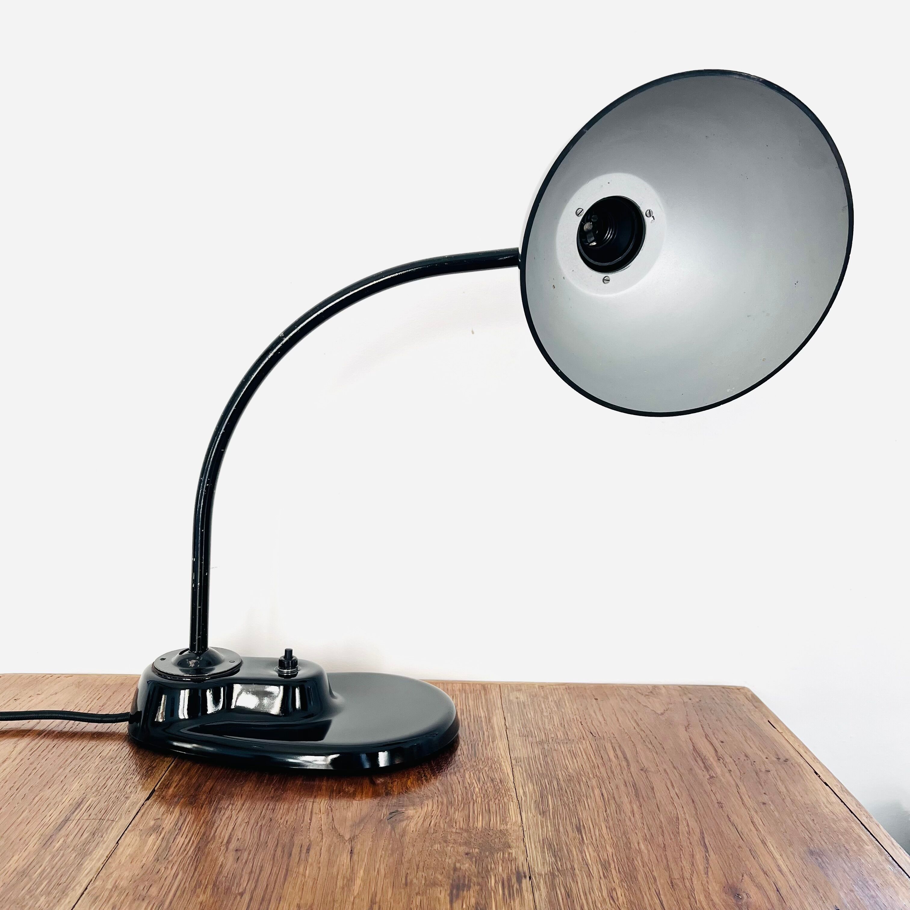 Lampe de bureau IKA LBL Kandem moderniste Bauhaus Marianne Brandt 1930 industriel verre acier