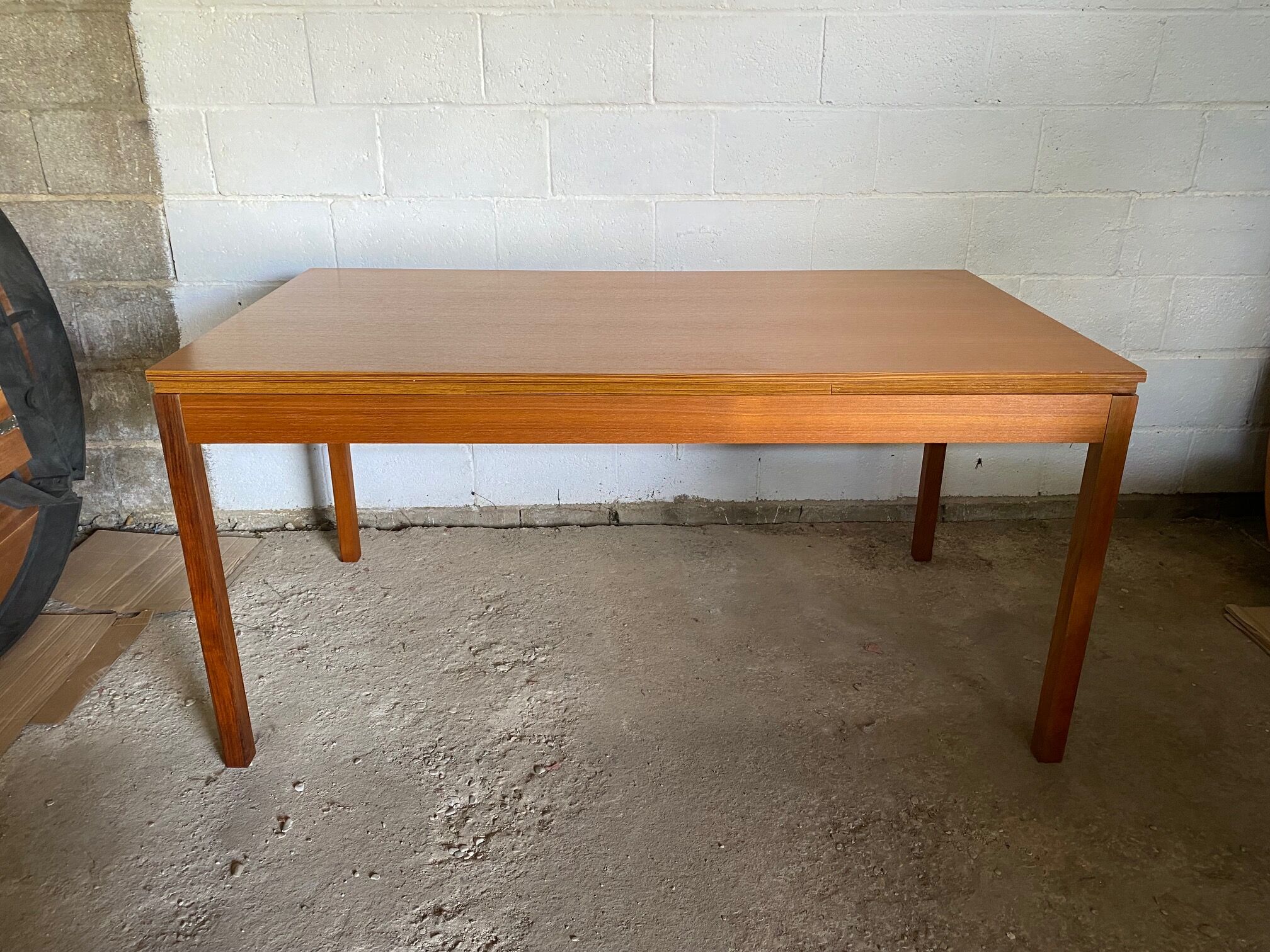 Scandinavian teak extendable table 60s