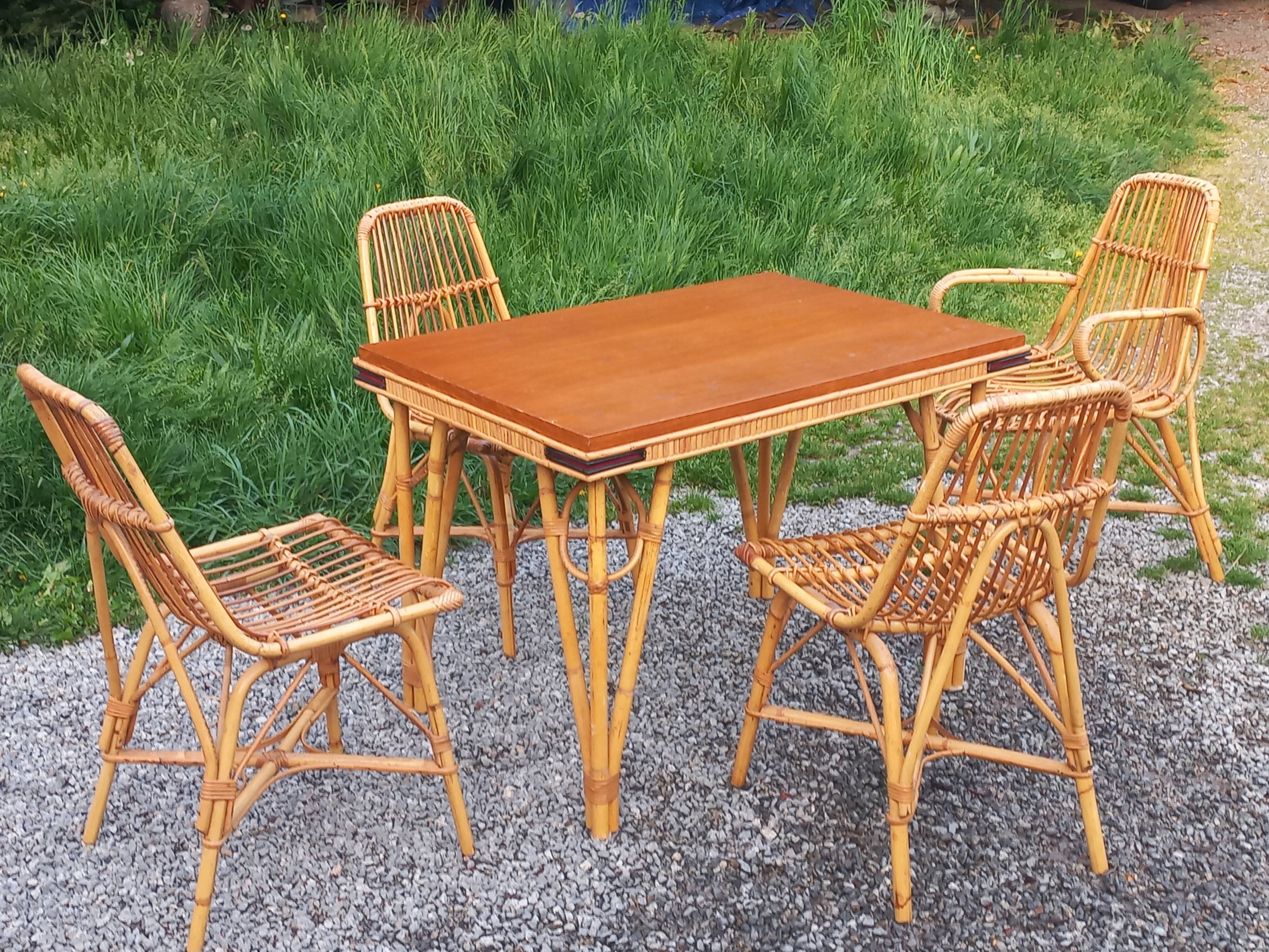 1 Table 1 fauteuil 3 chaises en bambou et rotin attribués à Audoux et Minet