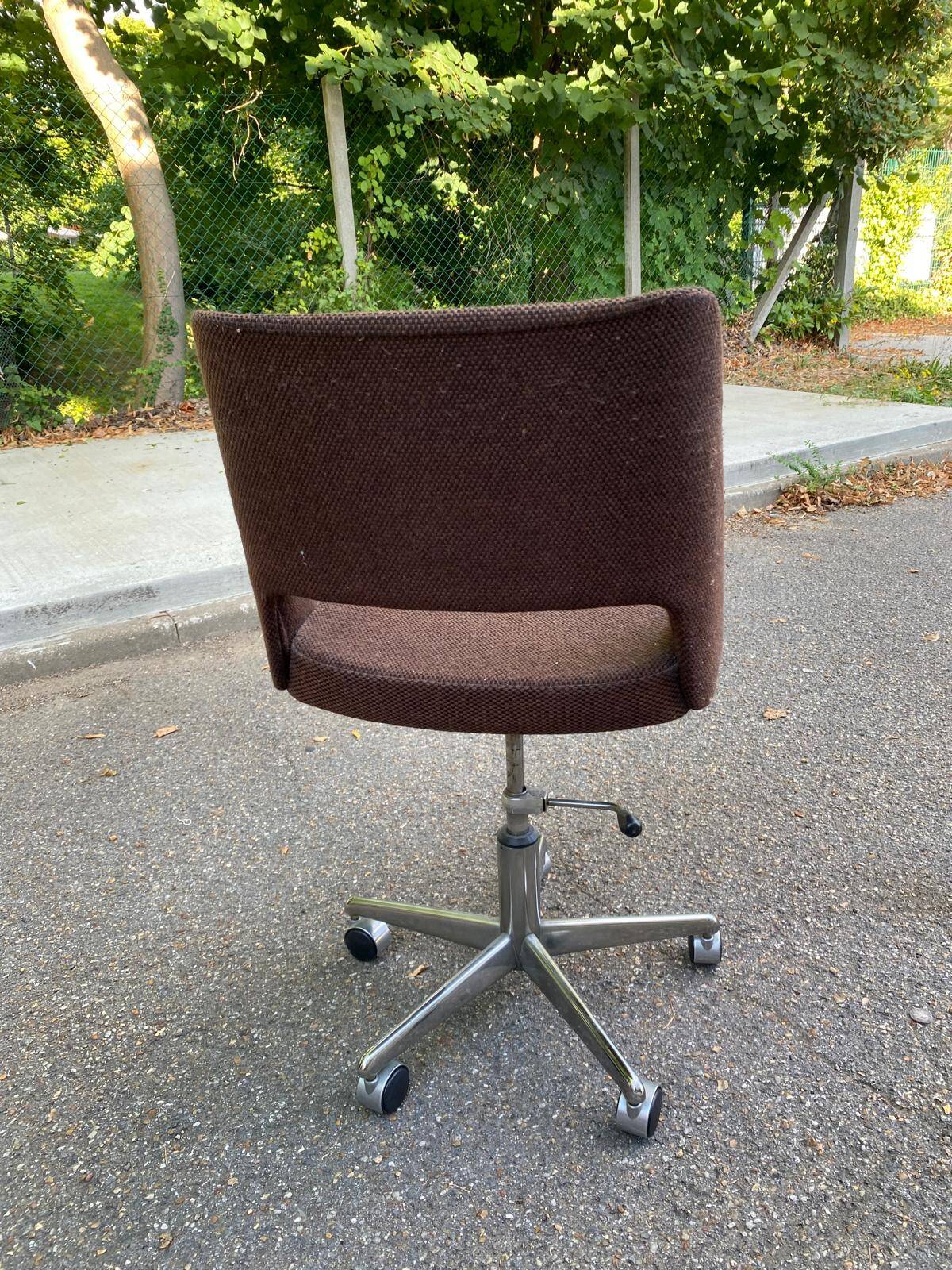 Vintage Scandinavian swivel office chair 1980s