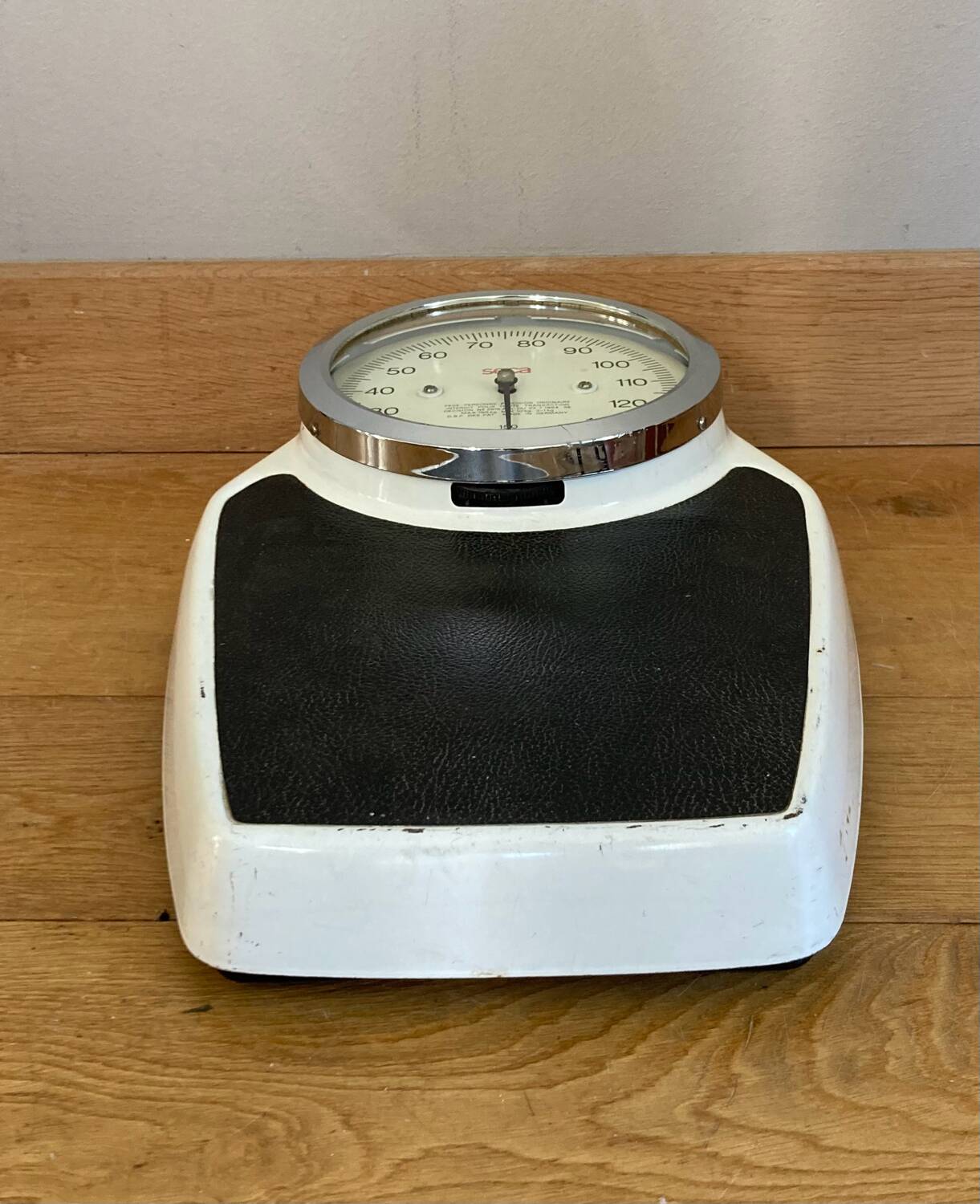 Doctor's scales 1960s/70s Vintage