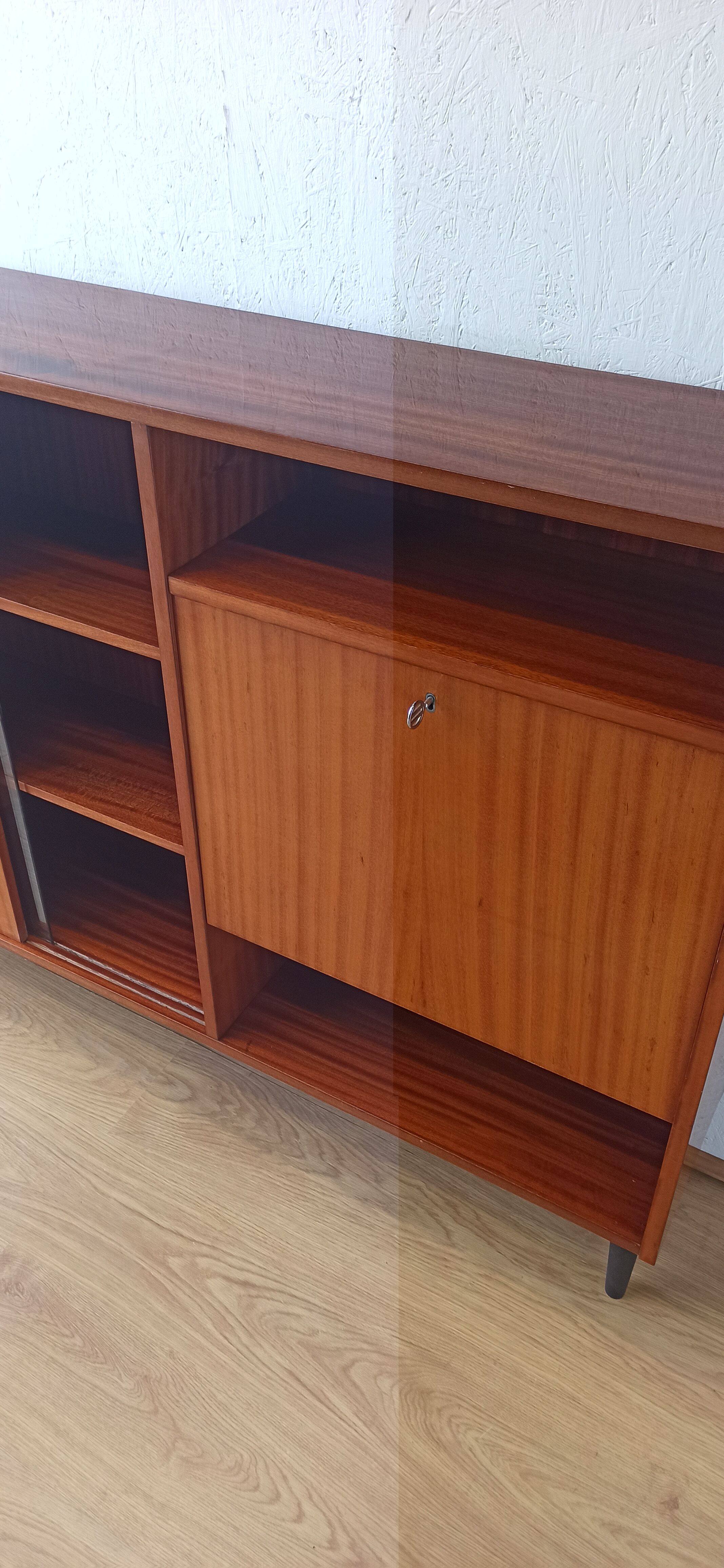 Buffet moderniste étagère des années 1970