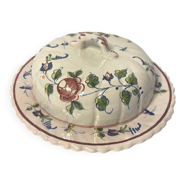 Nevers, cheese dome or butter dish in flowered earthenware, early 20th century