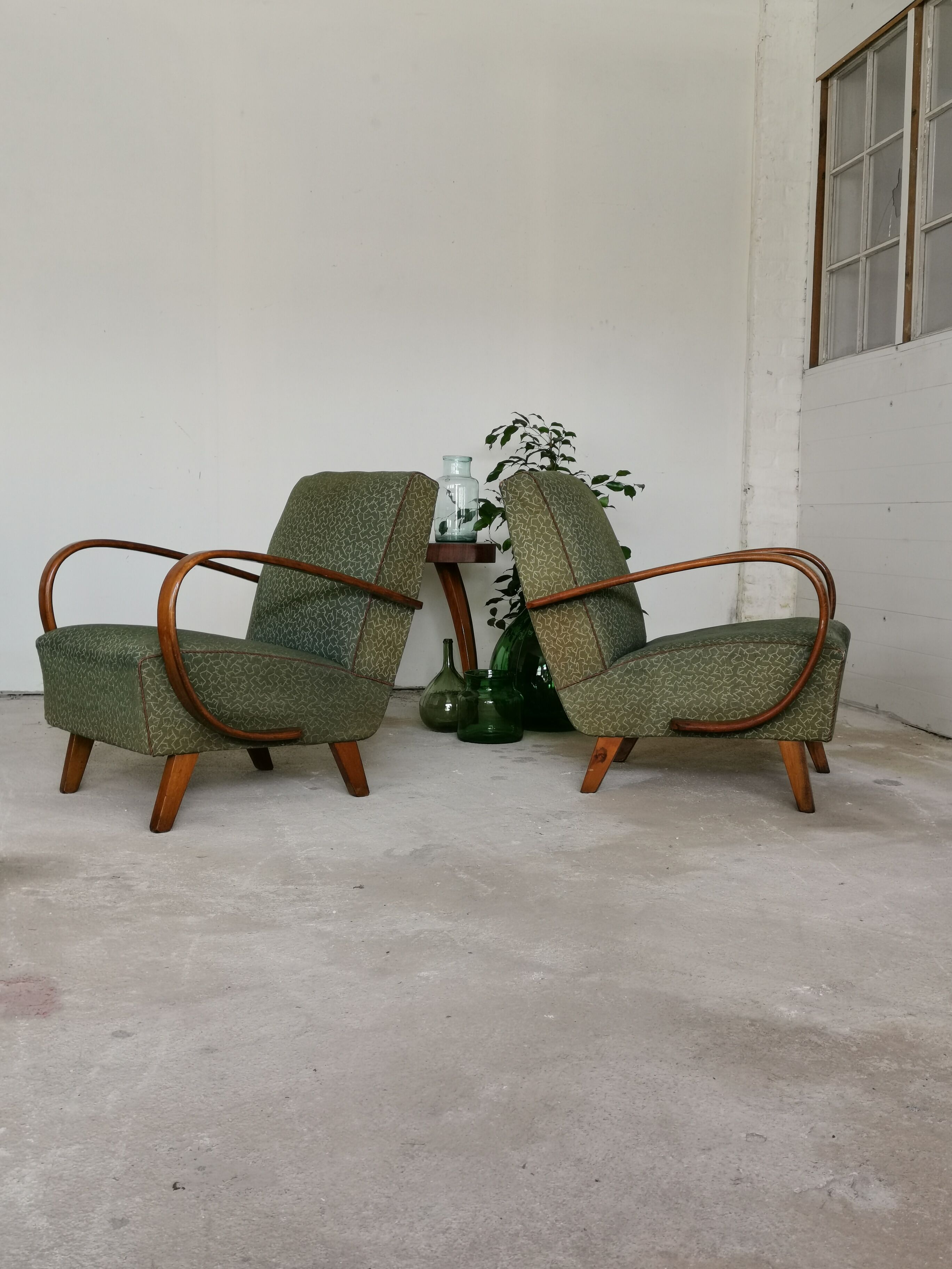 Pair of armchairs H72 by Jindrich Halabala for Ton - Thonet