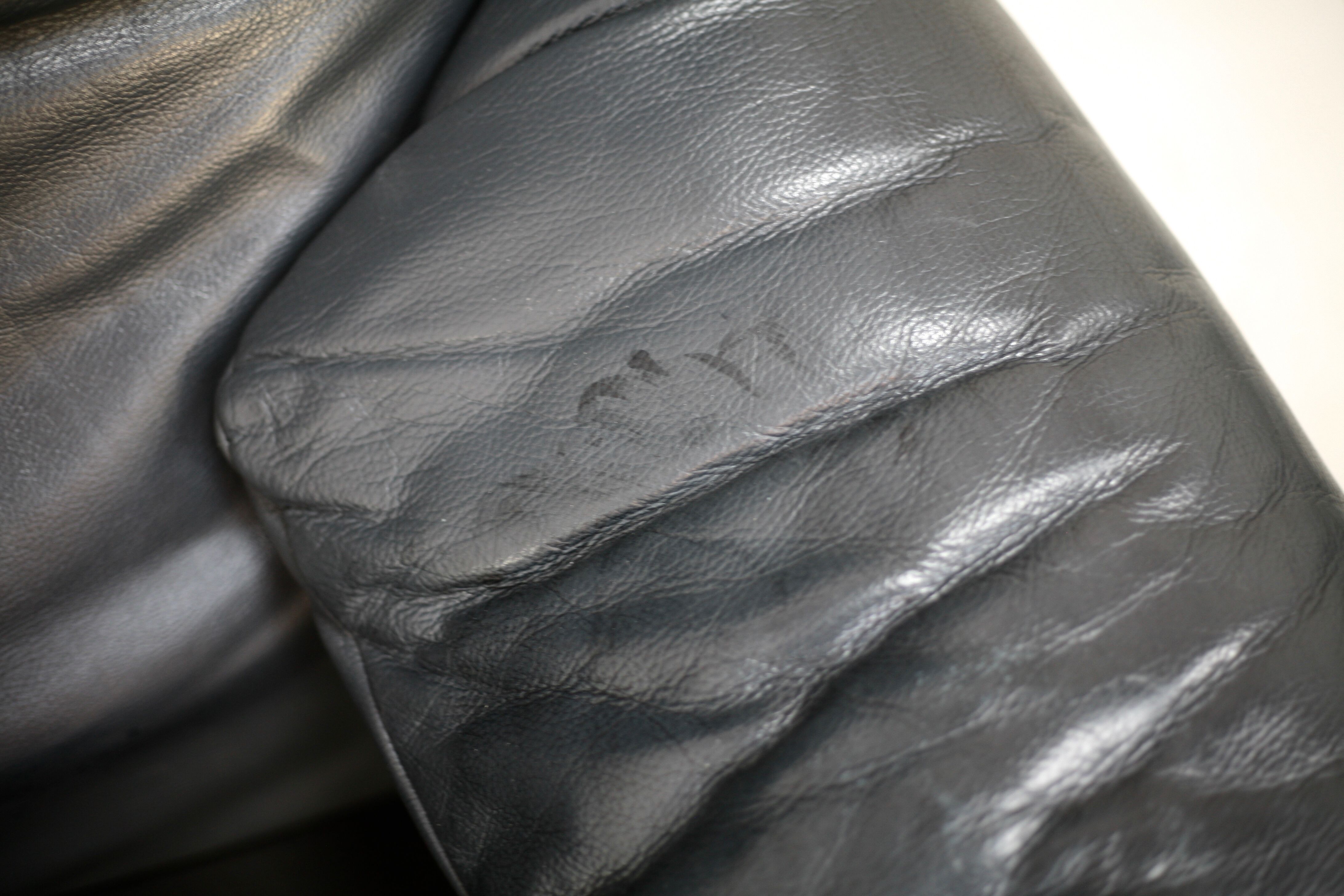 Sofa by Vico Magistretti, Cassina, Maralunga model. Italy, circa 1975. Navy blue leather