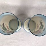 Paire de vases en opaline à décor émaillé, fin XIXe