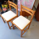 Pair of vintage chairs in pine and white terry fabric from the 70s