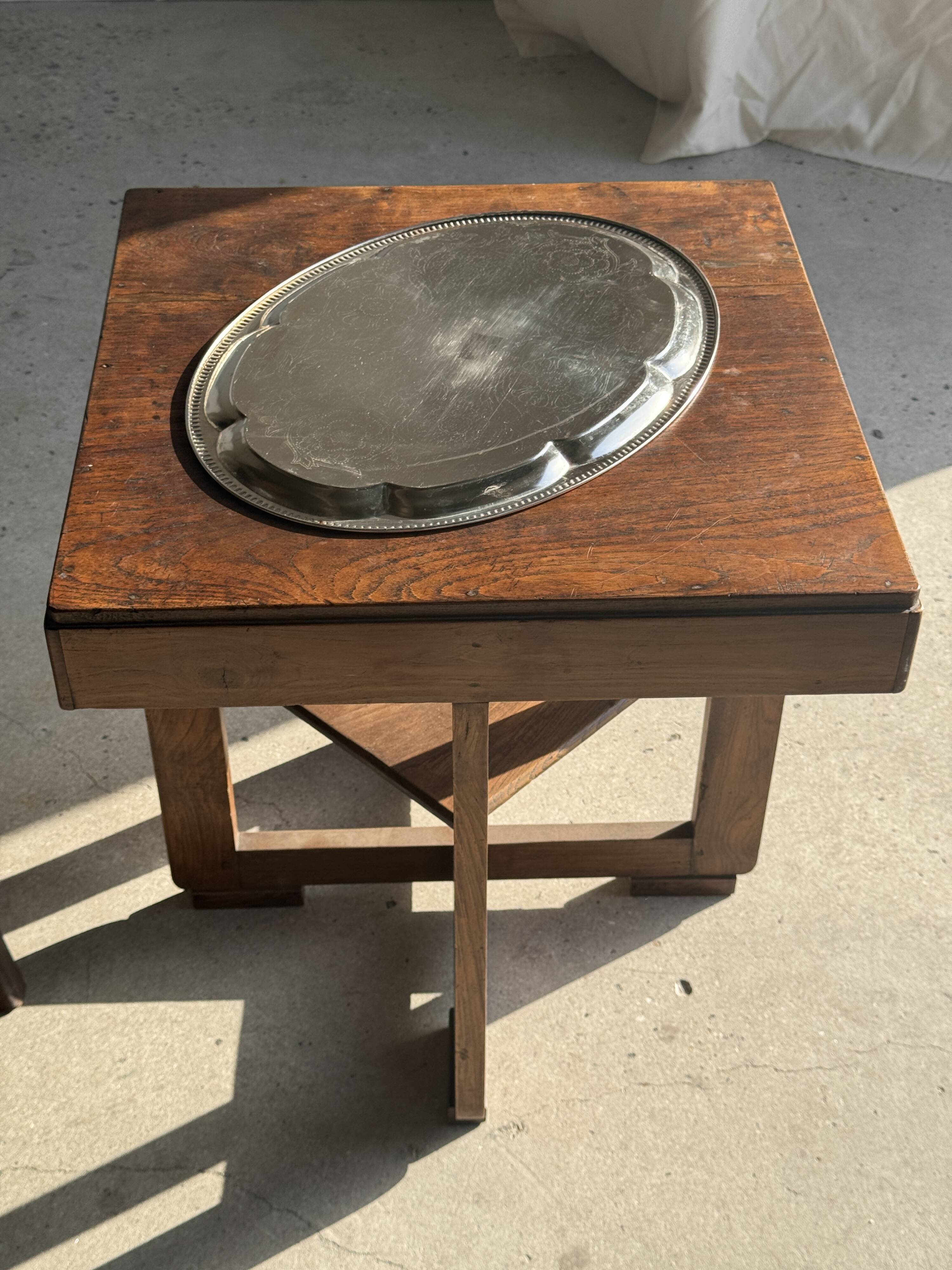 Large oval engraved platter in silver-plated metal 34x45.