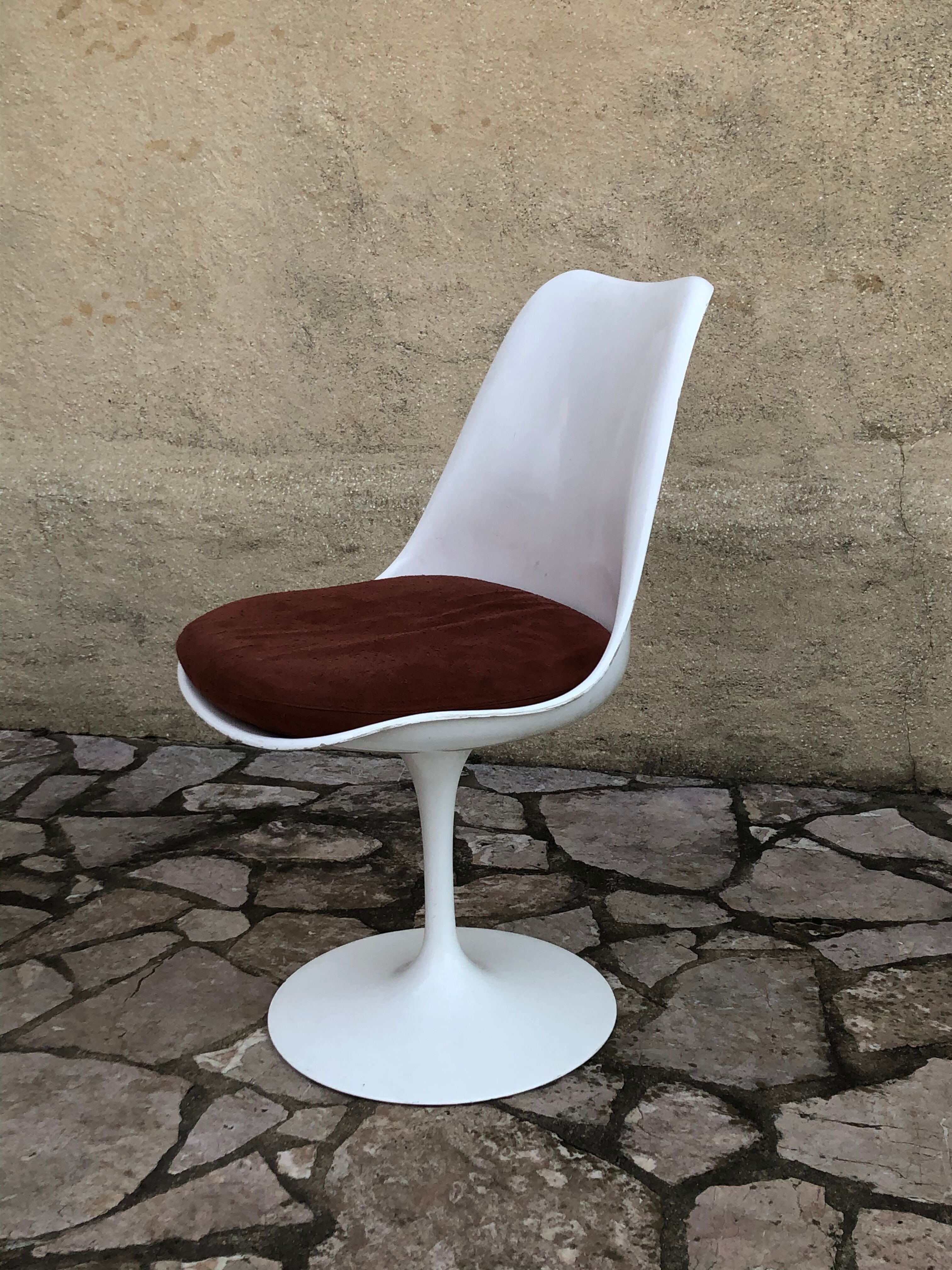 Pair of chairs by Eero Saarinen for Knoll 1960