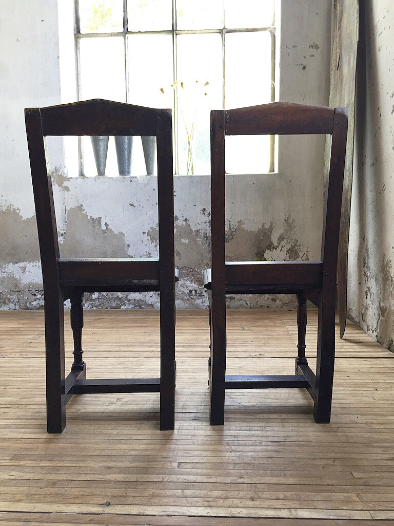 Pair chairs Lorraine