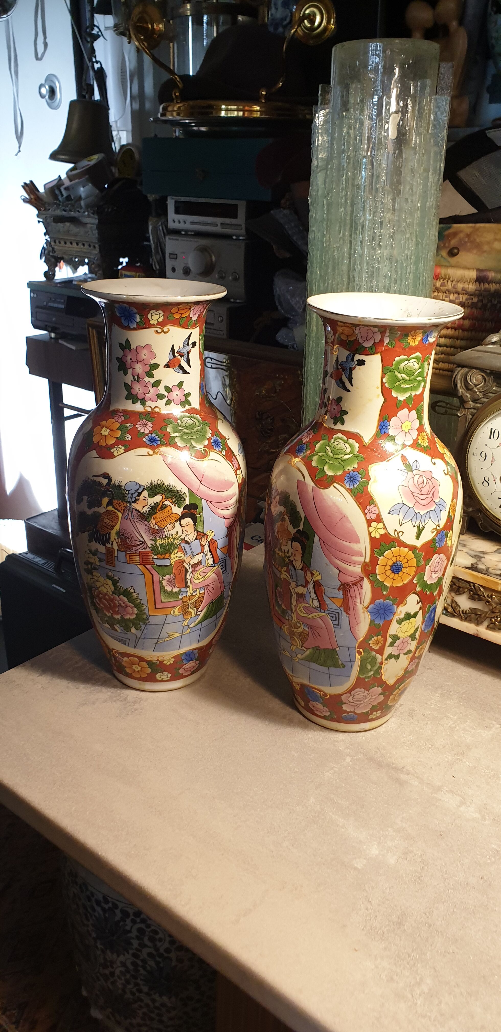 Pair of vases JAPAN, Imari, late nineteenth century -